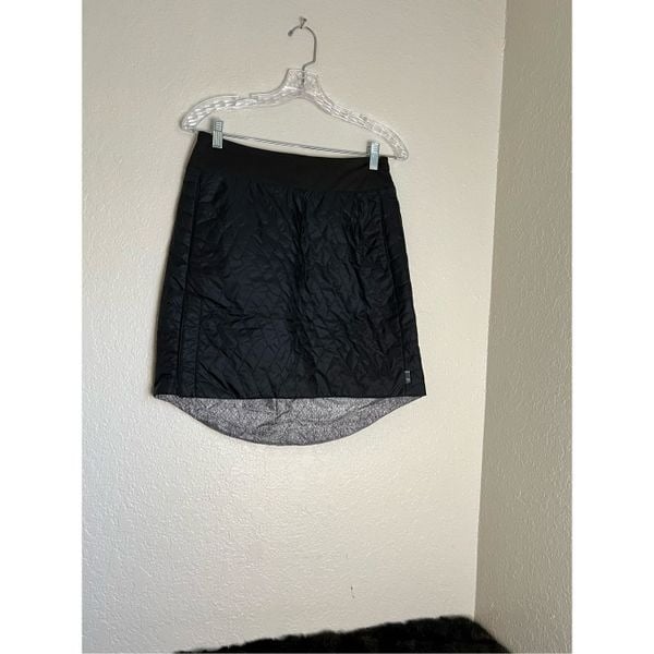 MOUNTAIN HARDWEAR W TREKKIN INSULATED MINI SKIRT S