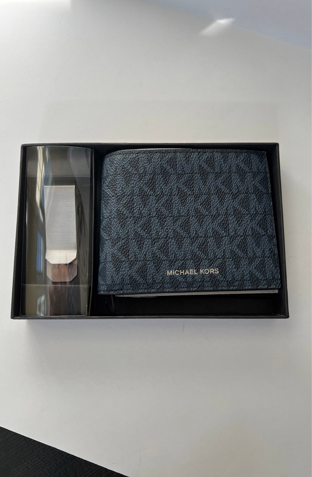NWT Michael Kors wallet / clip
