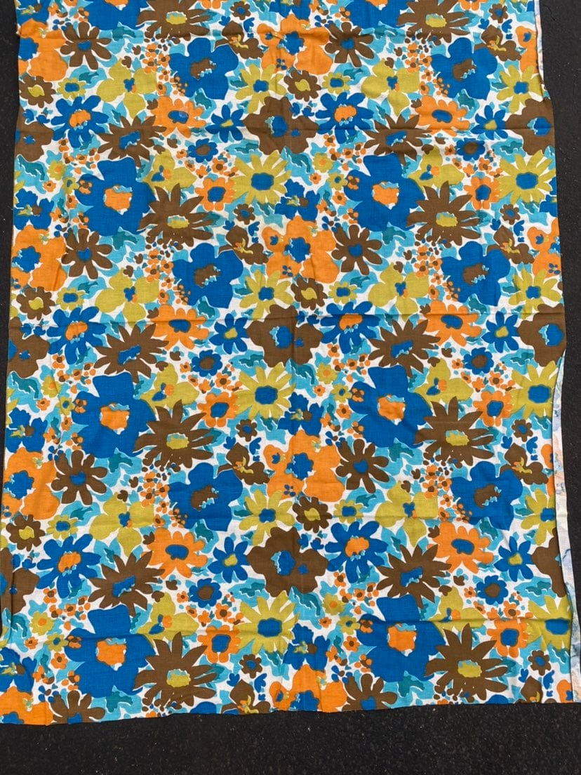 VTG 70s flower power fabric