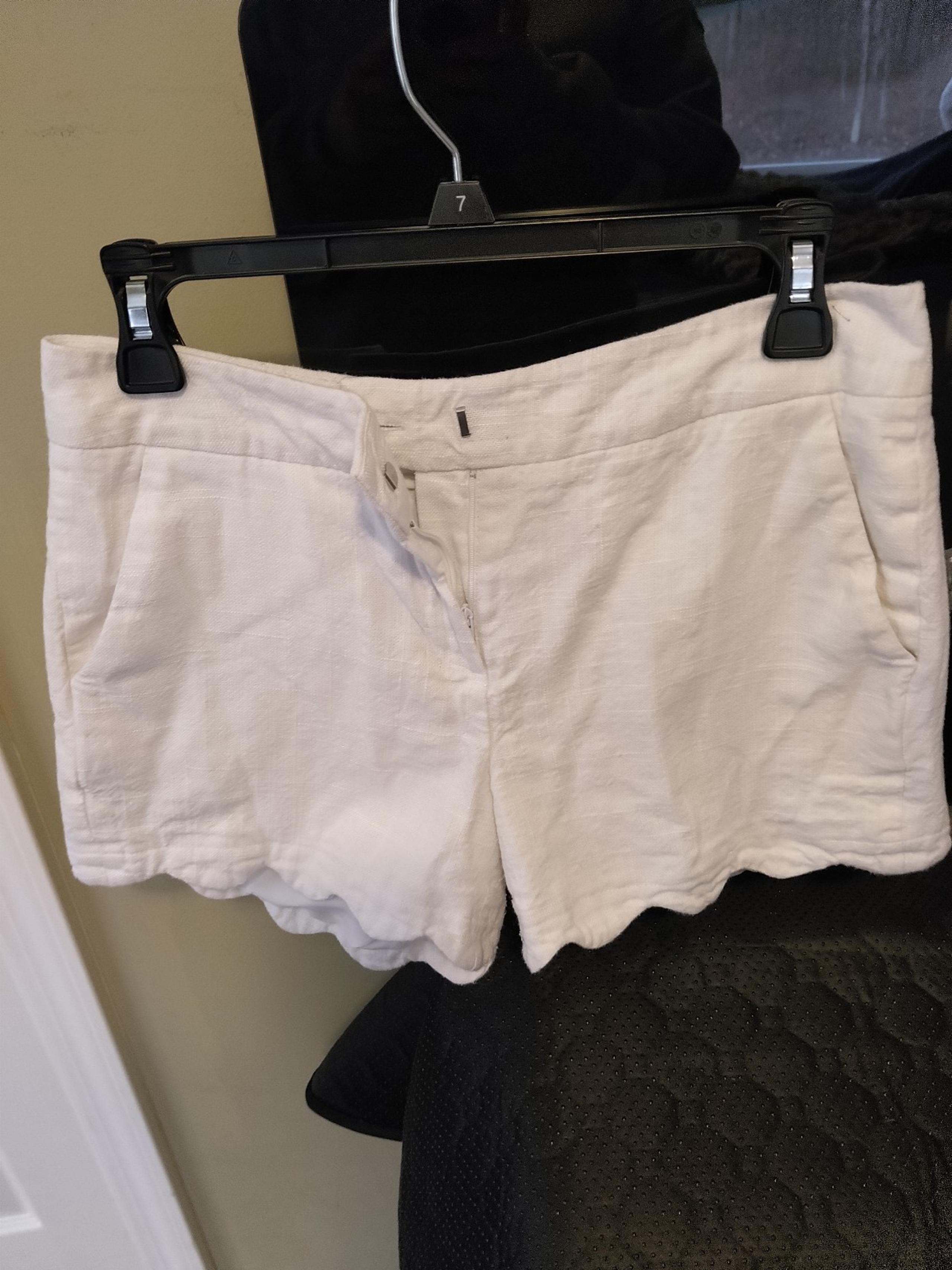 Cynthia Rowley white scalloped shorts size 4