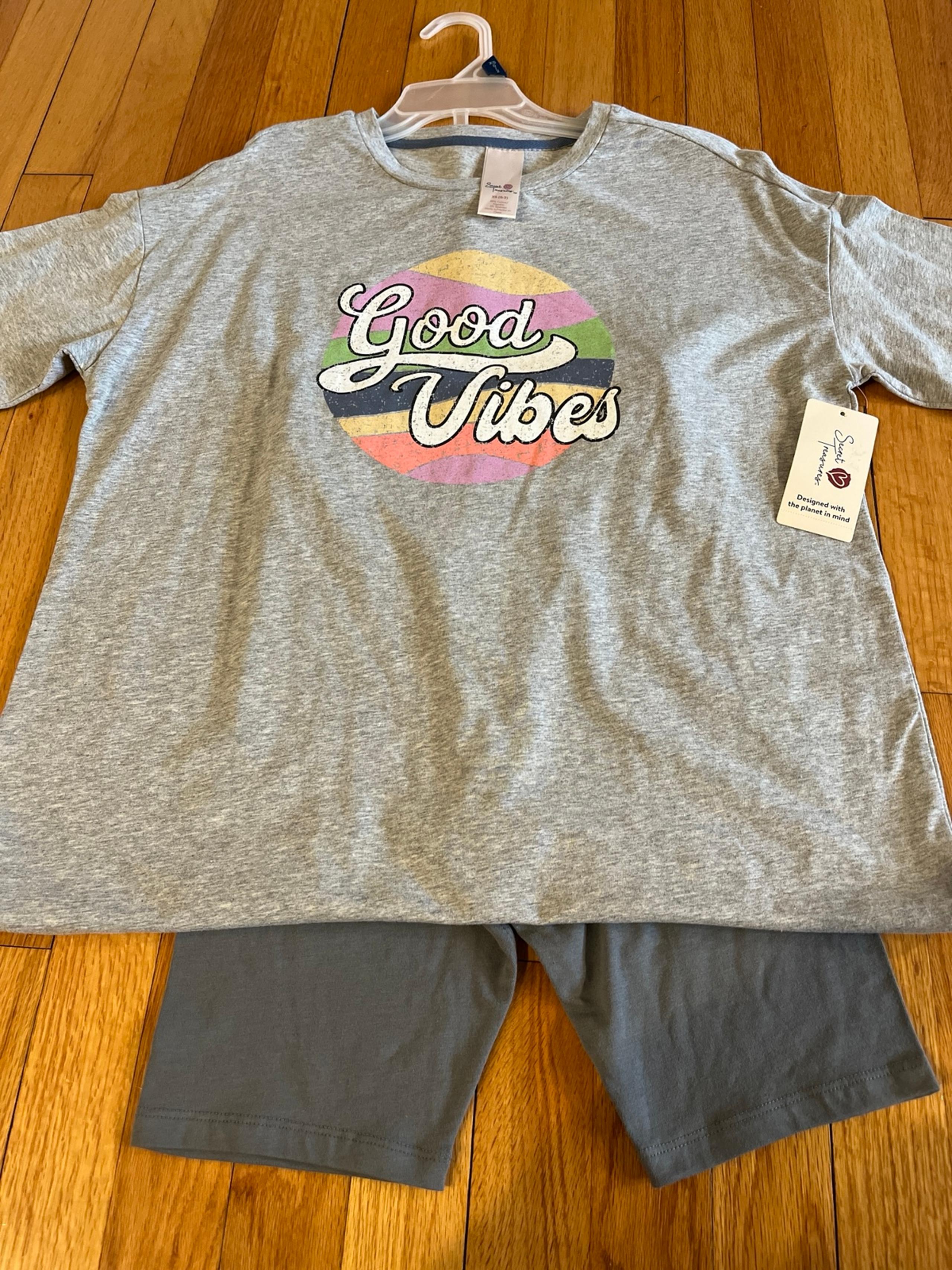 Secret Treasures Women’s Vibes T-Shirt and Bike Shorts Set, 2-Piece