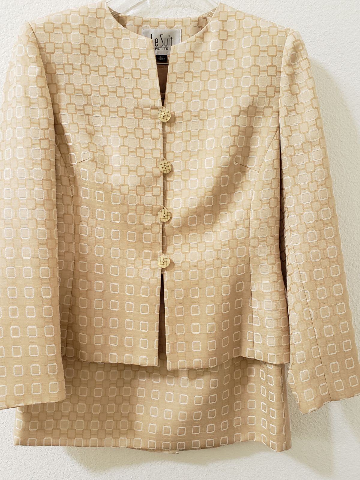 Gold Le Suit