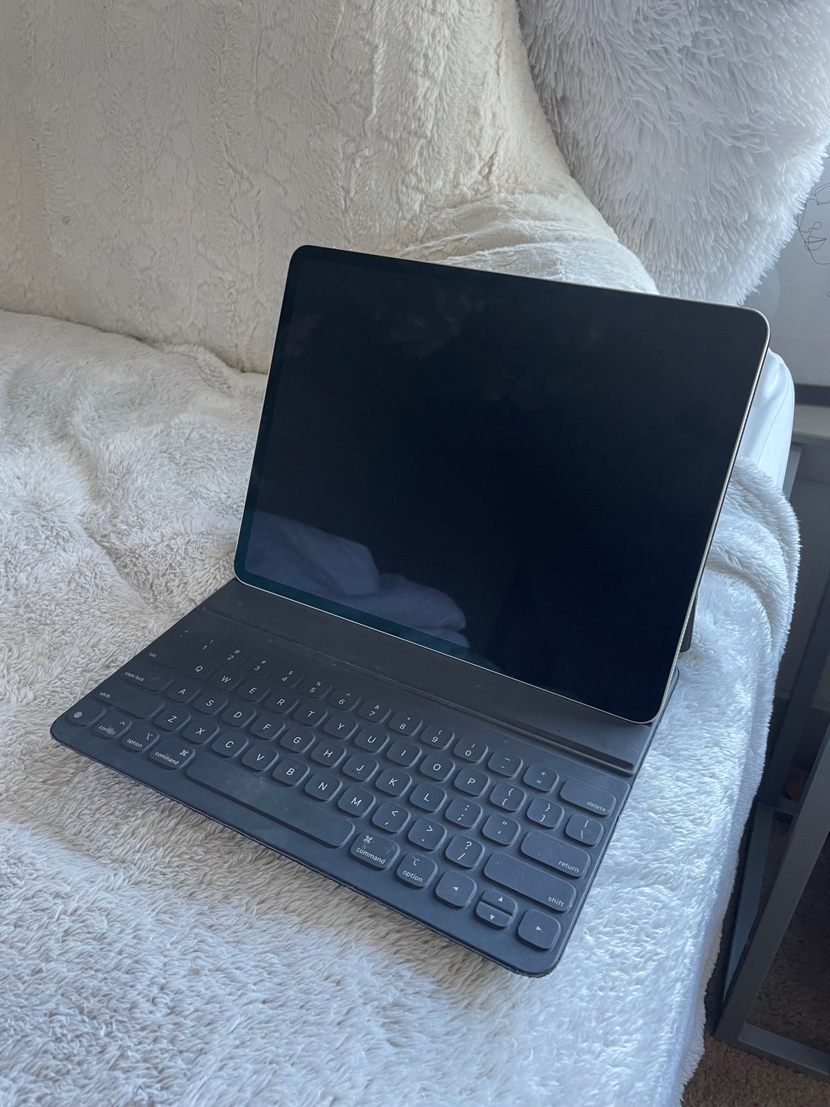 12 inch IPad Pro with keyboard