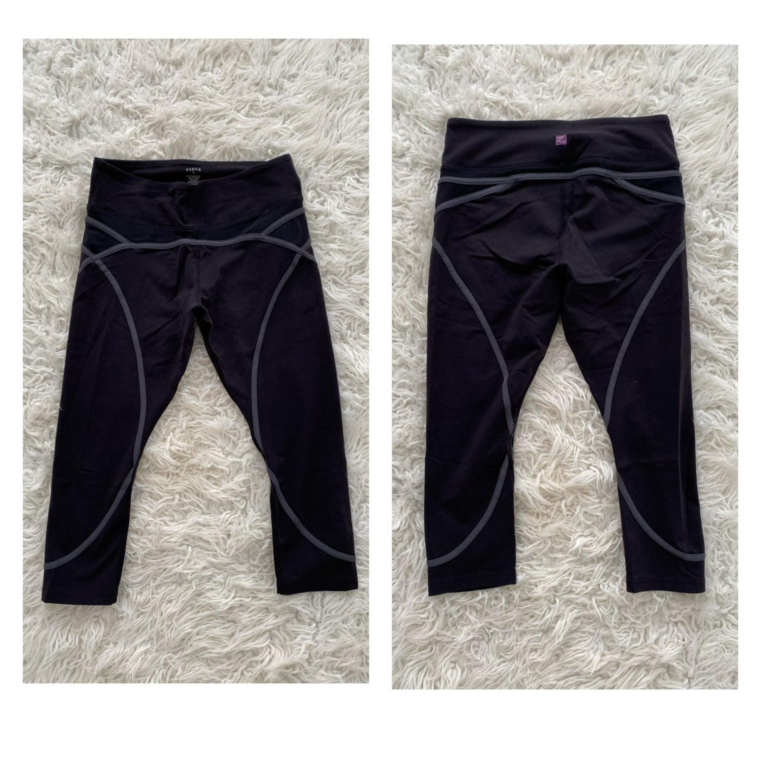 Zobha Black Capri Yoga Pants