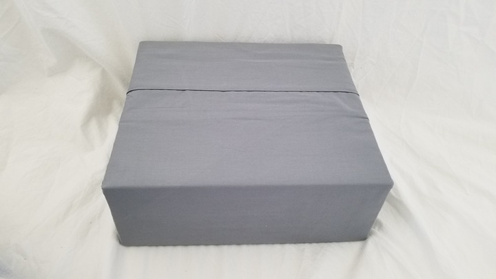 4 pc Calvin Klein 270 TC Dark Grey King Sheet Set NIP - detail