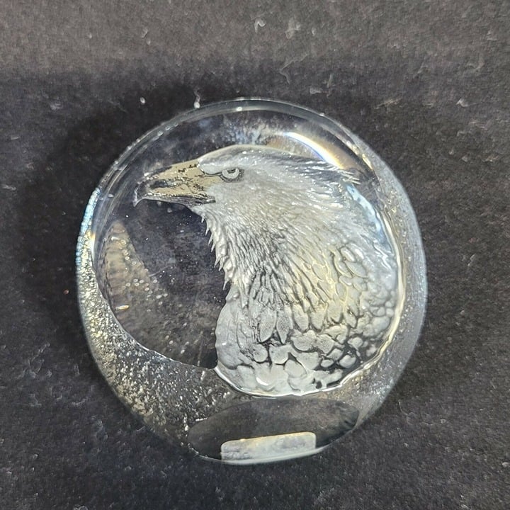 Mats Jonasson Eagle Head Paperweight Sculpture Sweden Signed 9201 Lead Crystal