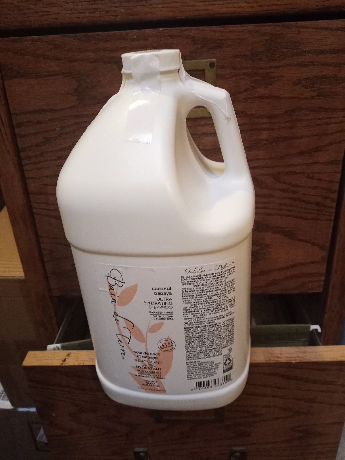 Bain de Terre shampoo gallon