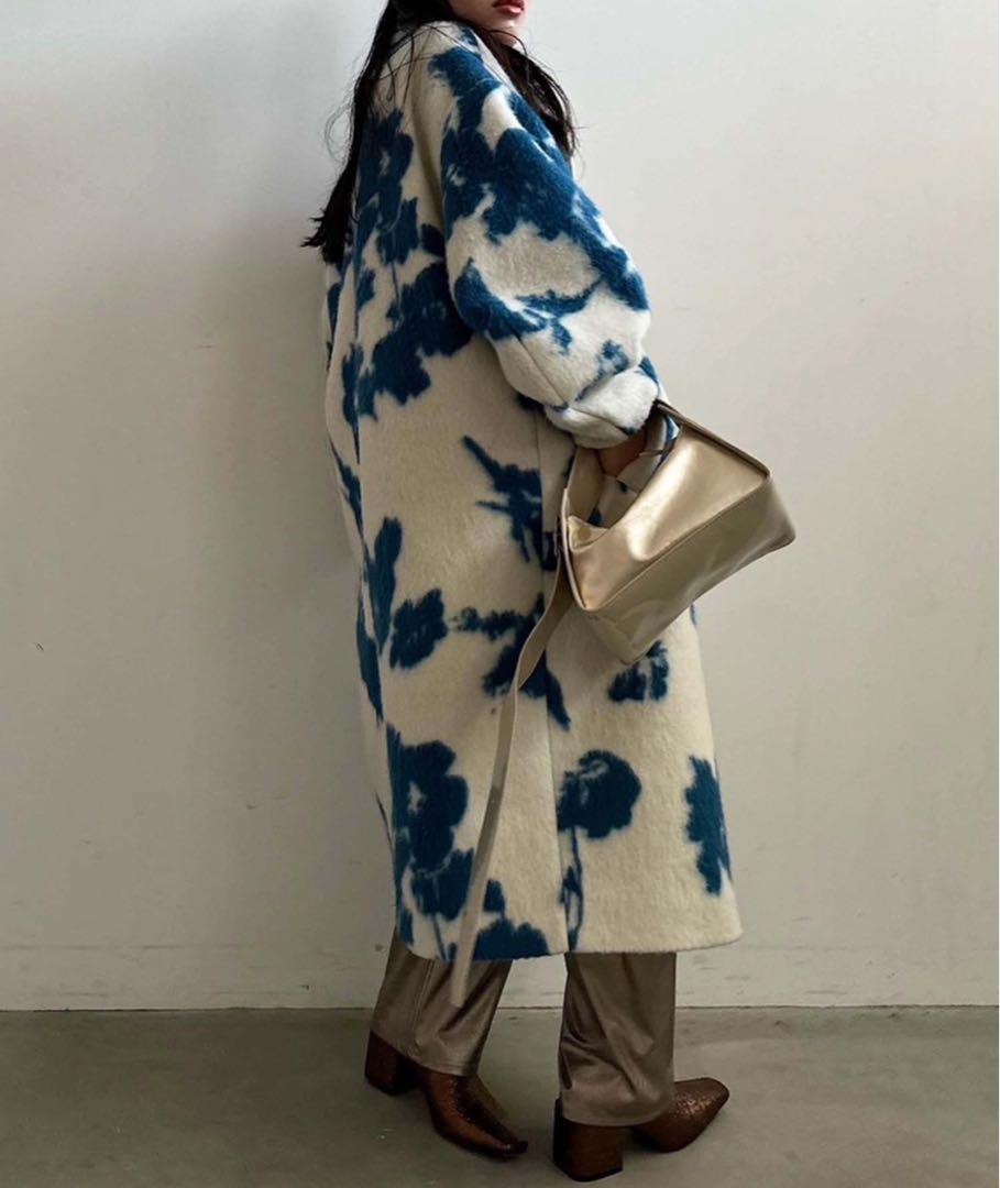 UND SHADOW FLOWER WOOL COAT