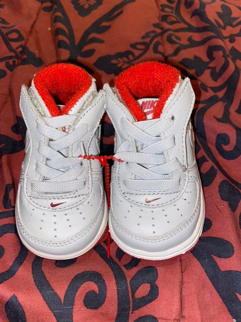 Vintage Rare 2006 Baby Forces Gray/Red/White Size 2C