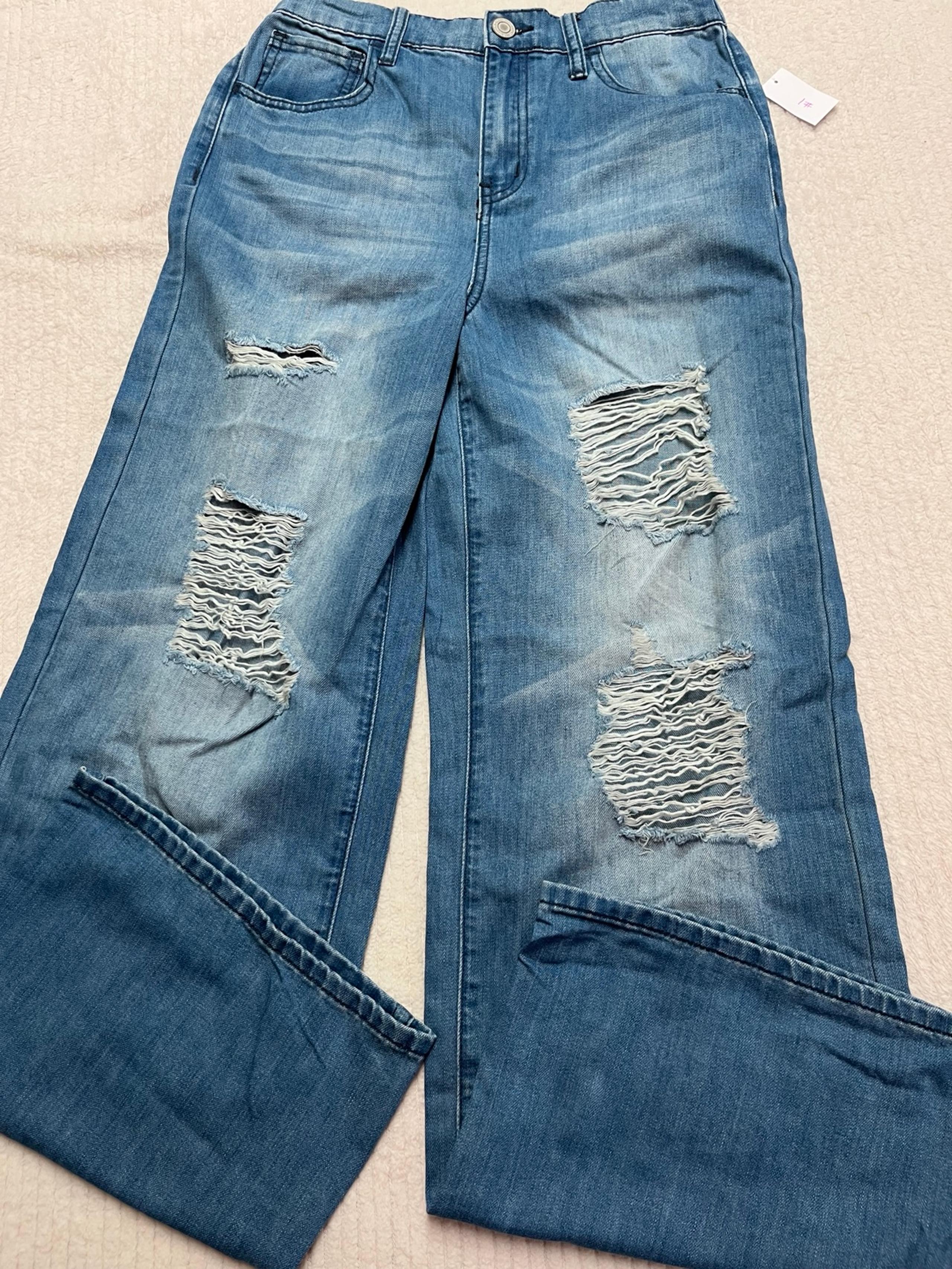 SO juniors distressed denim wide leg size 9/29W NWOT
