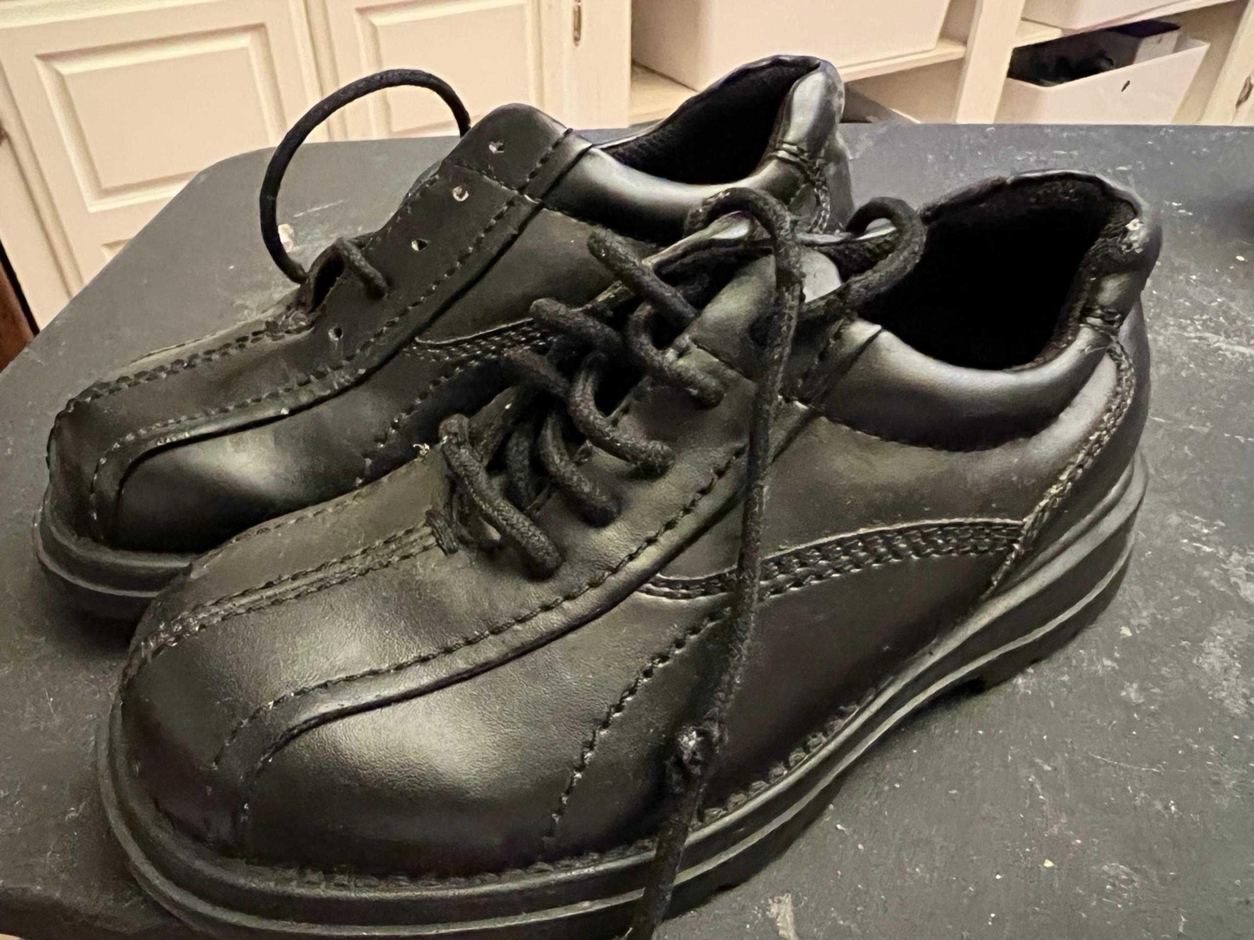 Boys sz 13 black dress shoes urban up gd cnd