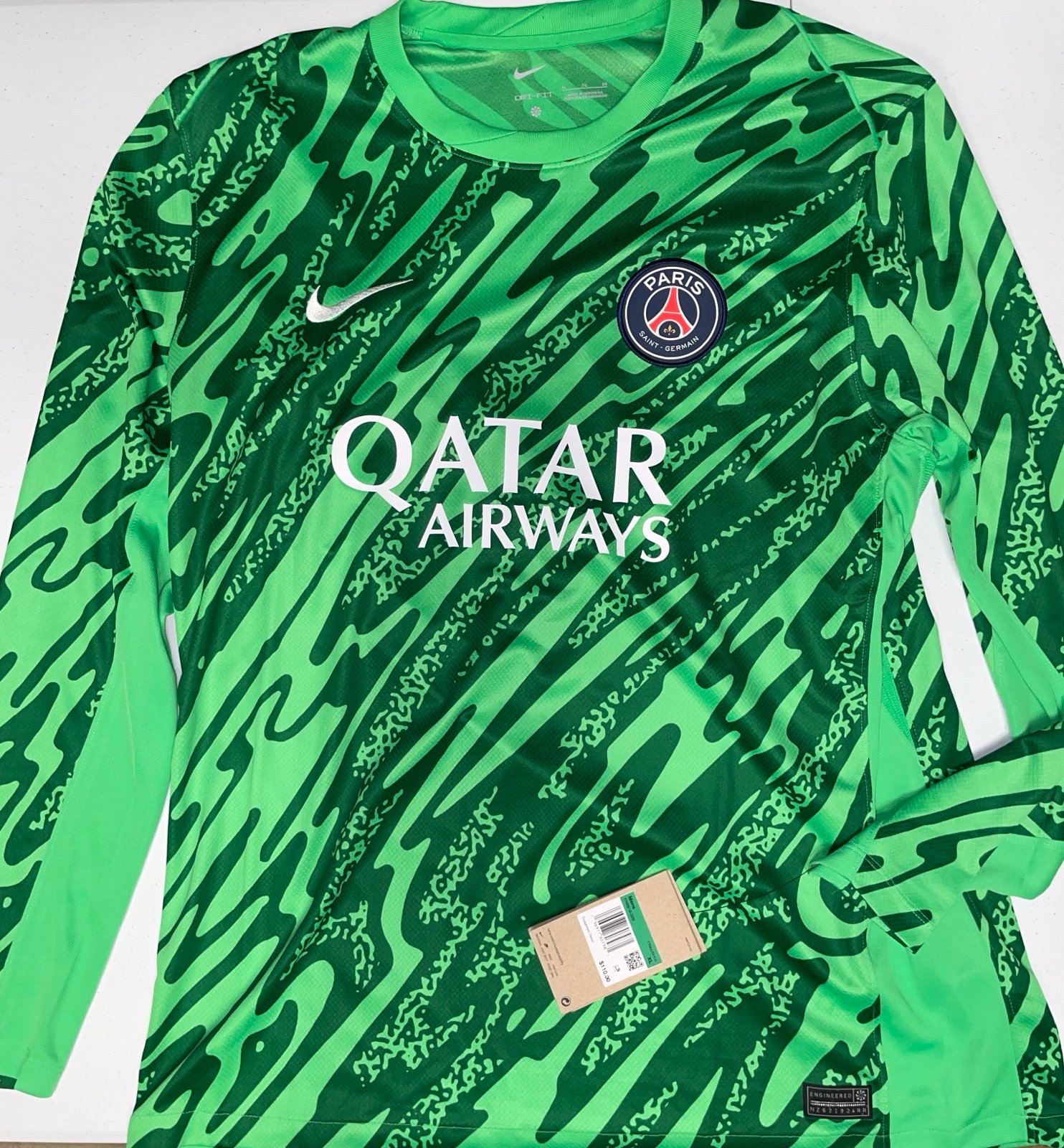 Nike: PSG Paris Saint-Germain FC Goalkeeper Long Sleeve Green Jersey (XL/XLarge)
