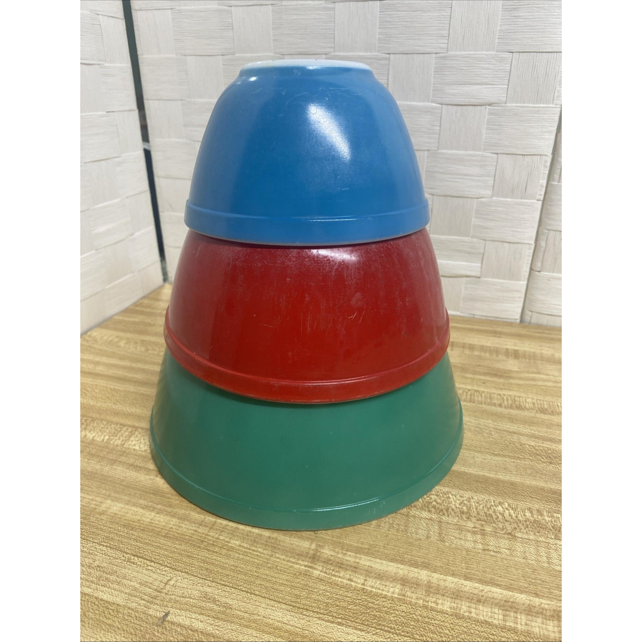 Vintage PYREX Primary Colors Nesting Mixing Bowls Set of 3