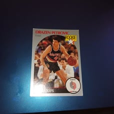 1990 NBA HOOPS CARD # 248 DRAZEN PETROVIC ROOKIE GUARD