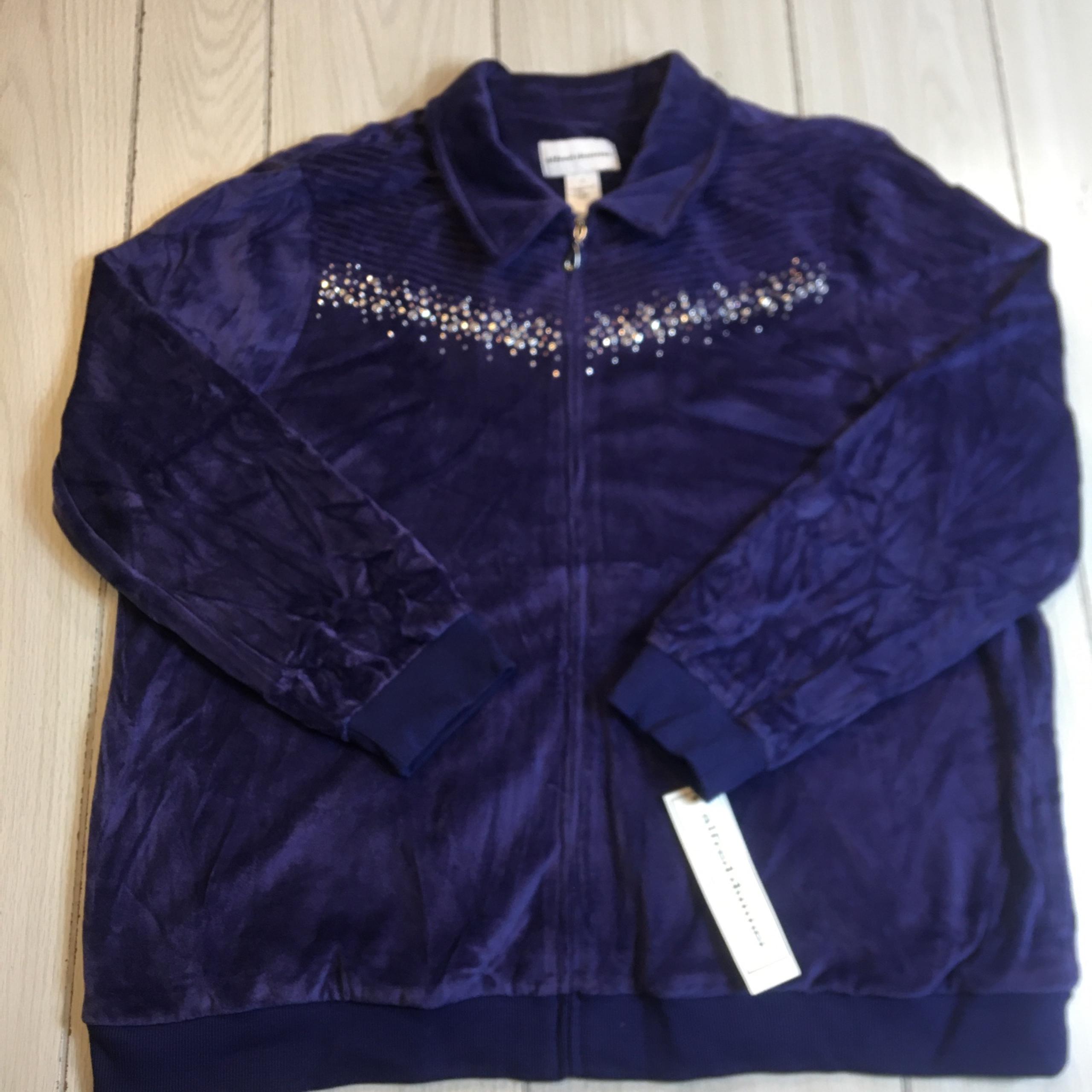 NWT Alfred Dunner Purple Velour Zip Jacket Size XL Embellished


Lo