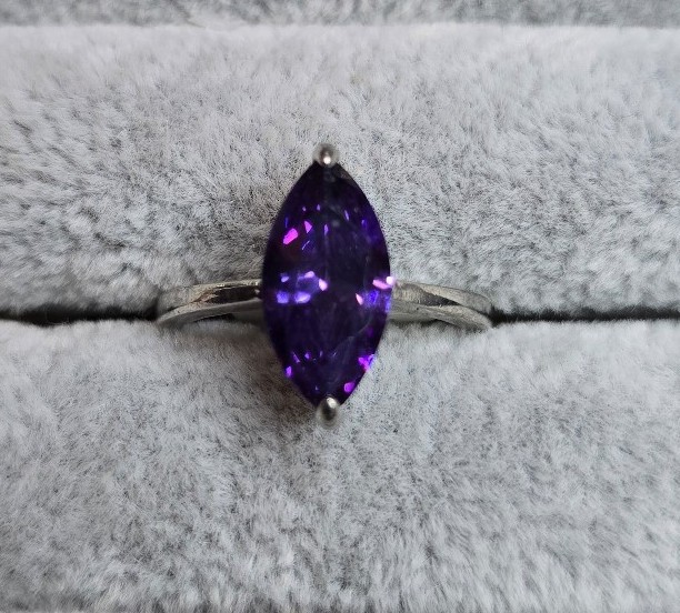 Fragrant Jewels 2018 FEBRUARY BIRTHSTONE ring