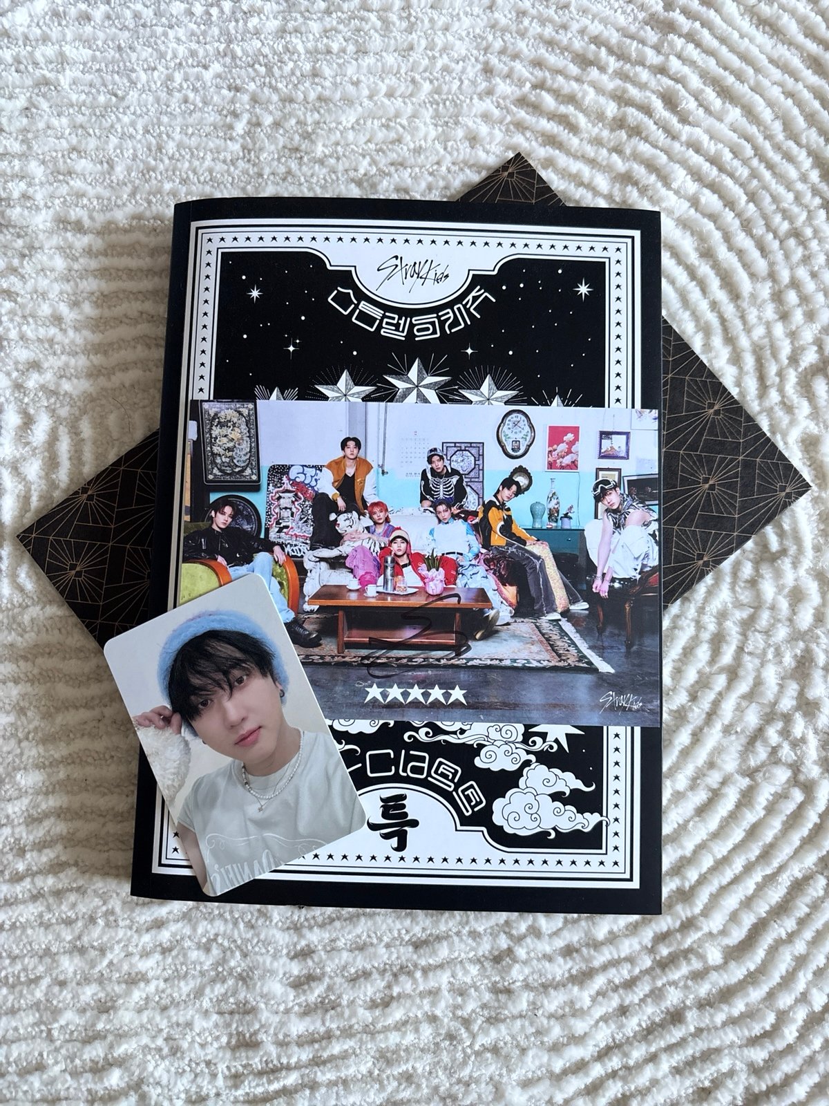 *signed* Stray Kids Hyunjin 5 star album with Changbin double sided photocard