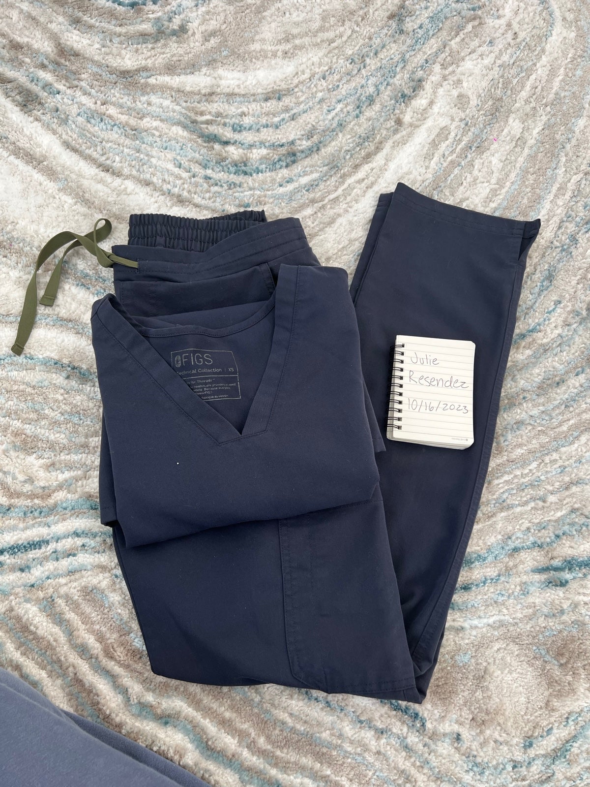Quiet Navy Figs