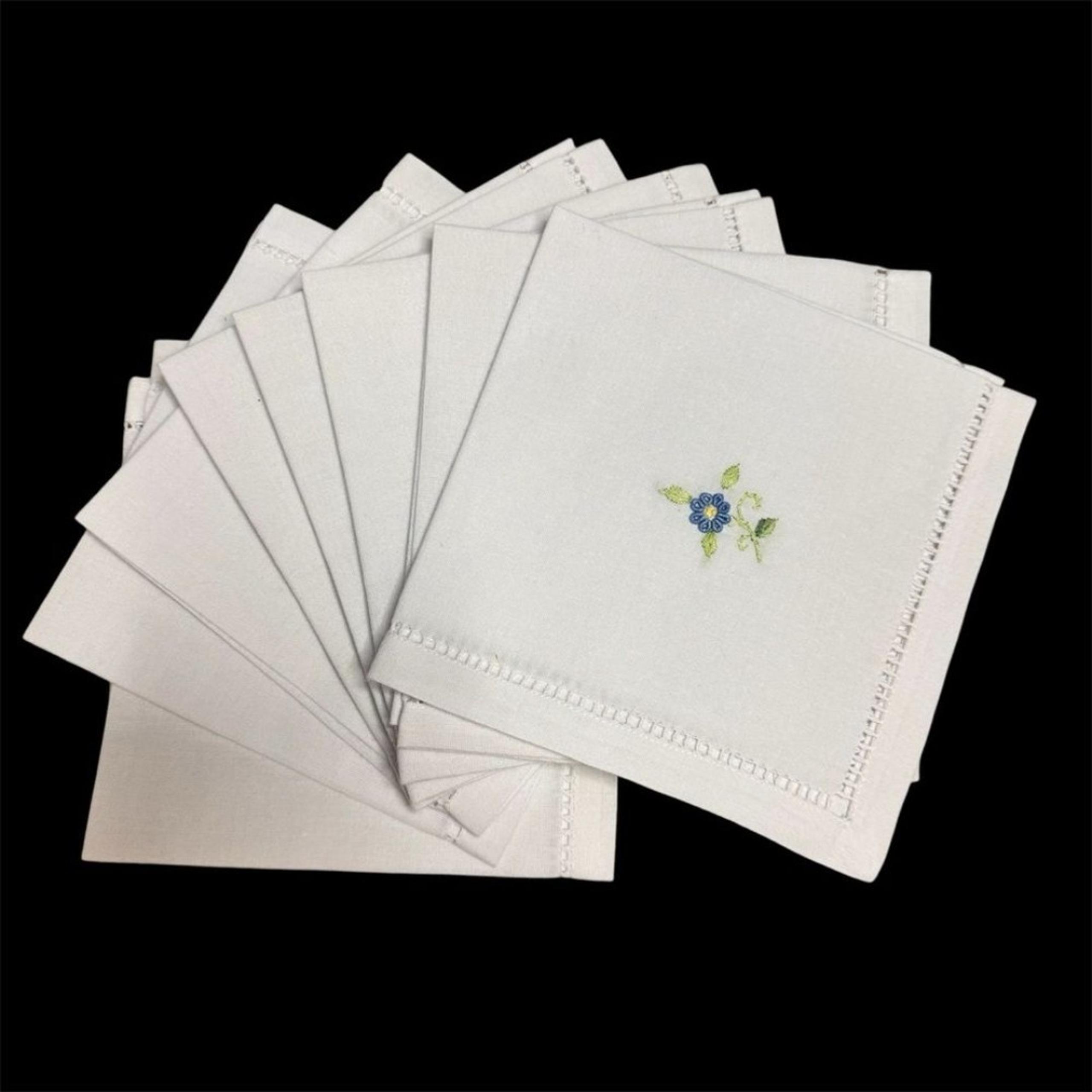 Set of 8 White Linen Napkins with Single Blue Flower