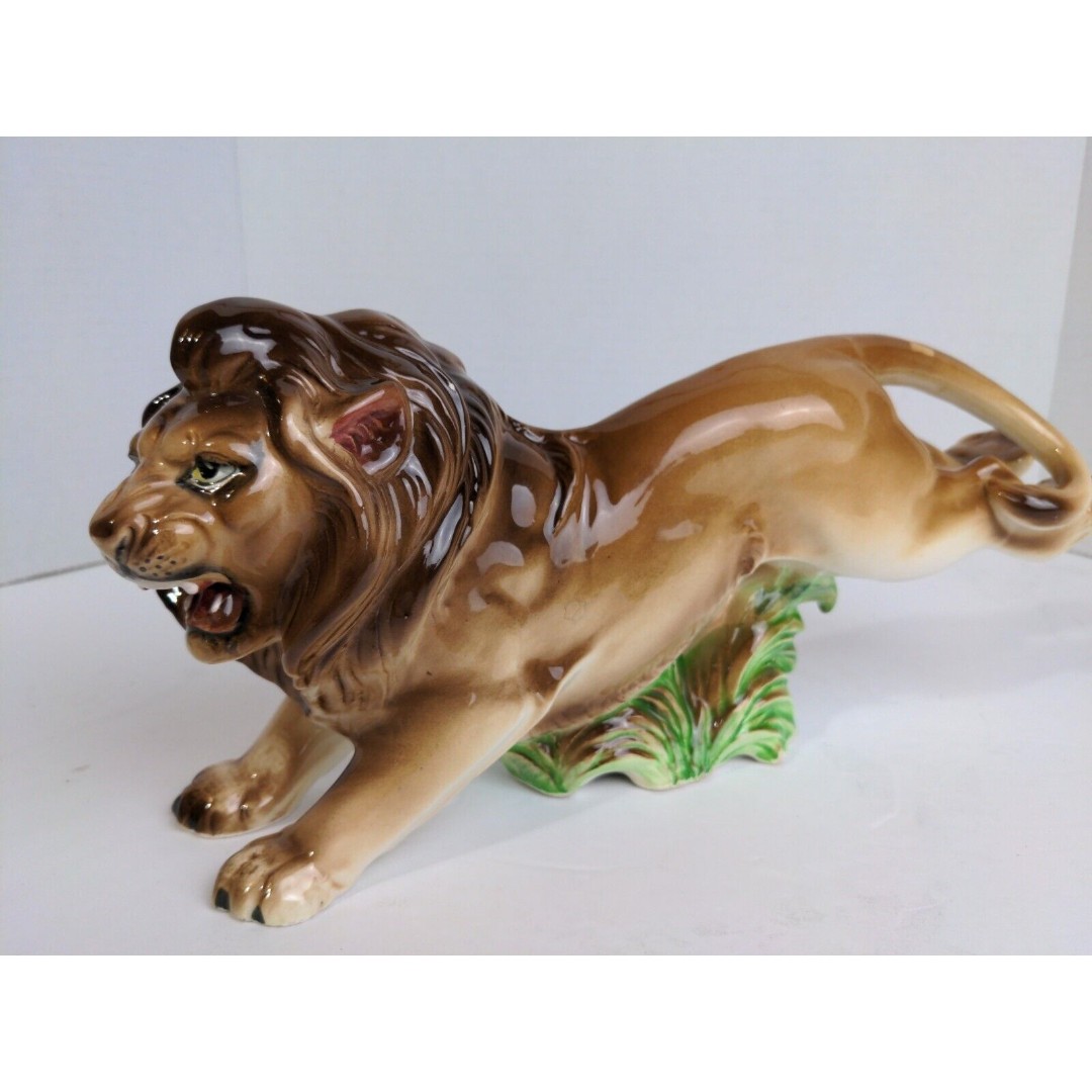 VINTAGE MID CENTURY PORCELAIN CERAMIC LION FIGURINE MARKED JAPAN