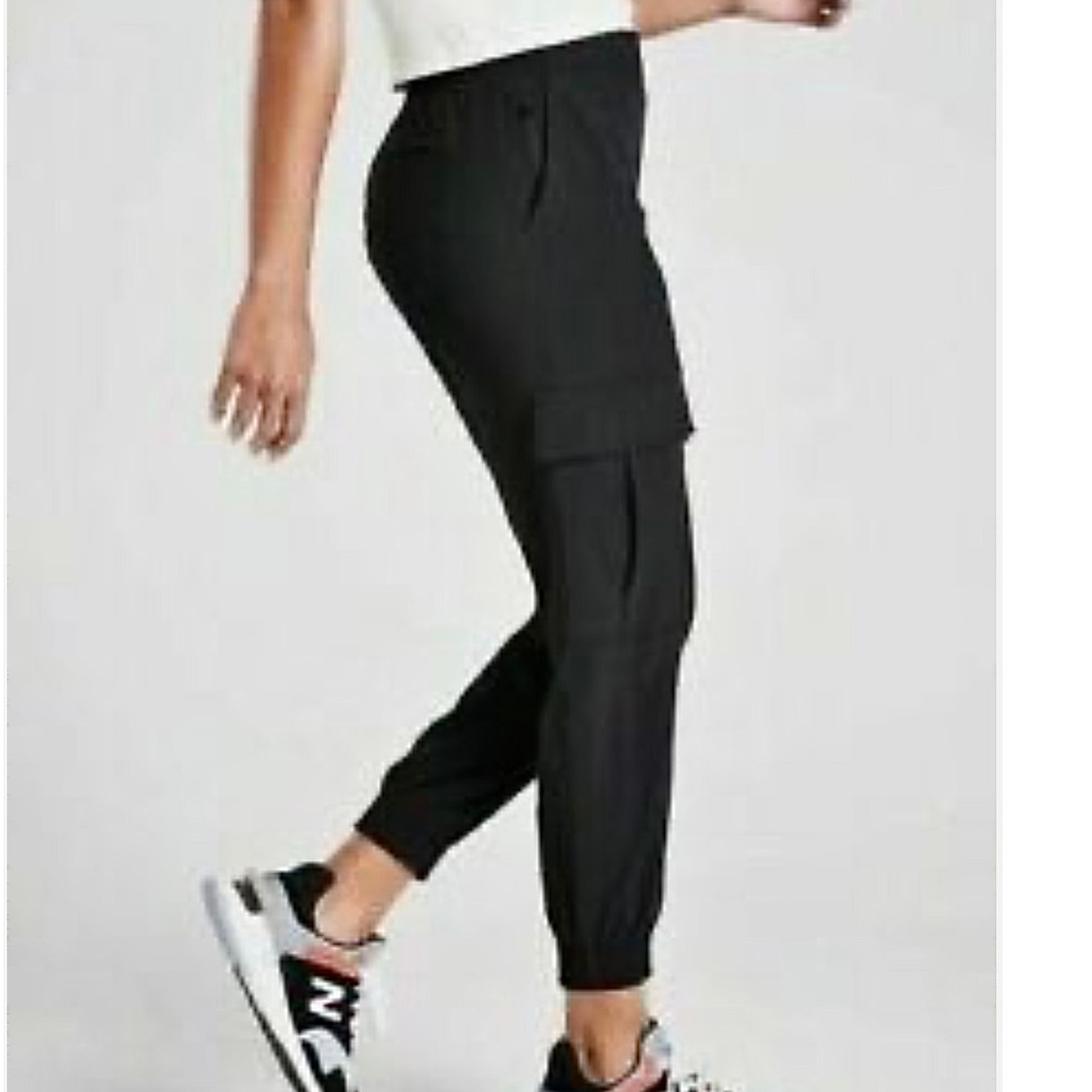 EUC Athleta Chelsea Utility Jogger Quick Dry Multi Pocket Black Size 4