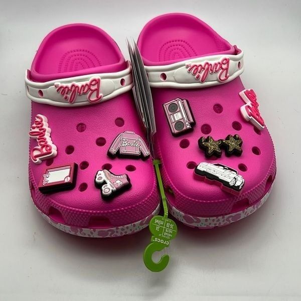Crocs Classic Barbie Clog Women's Electric Pink Adult NWT women 8 / Men 6
