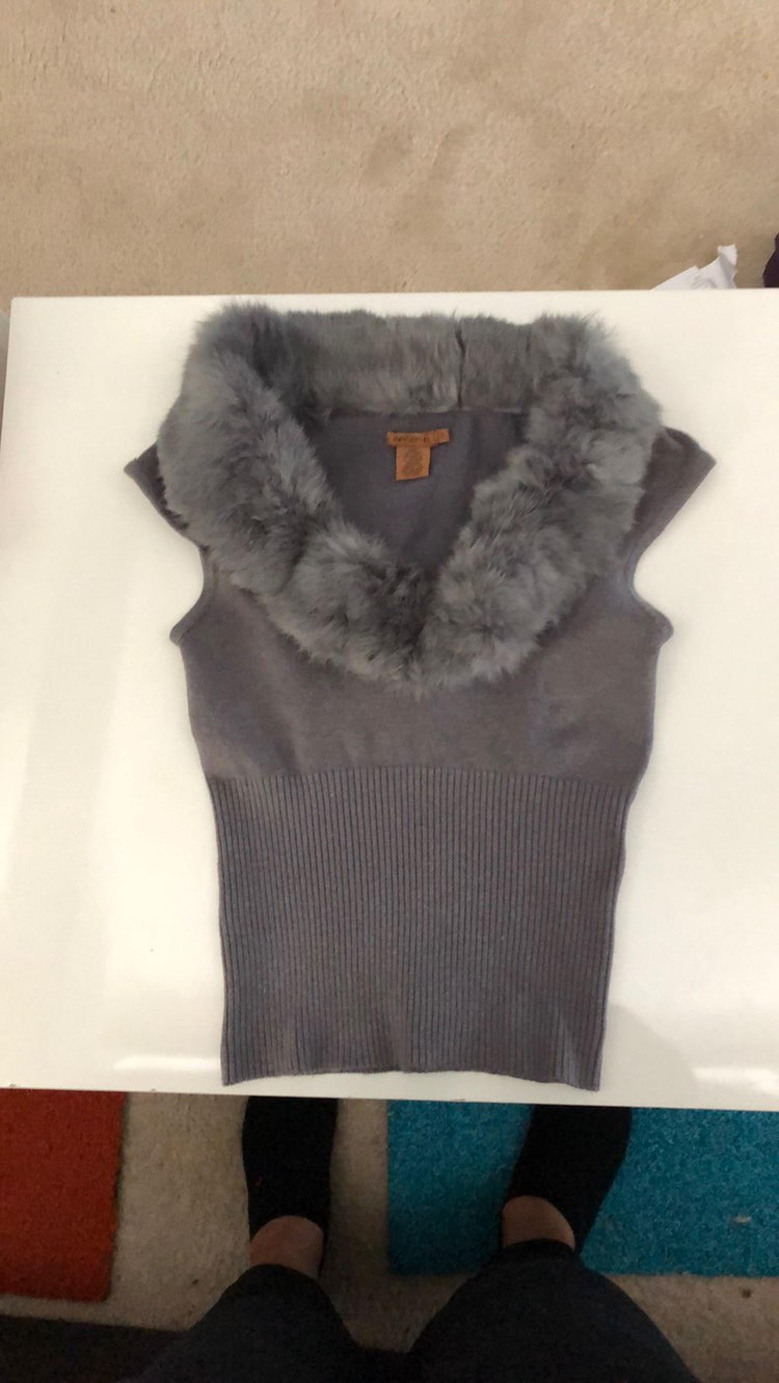 Gray Rabbit Fur Collar Pullover Vest Top