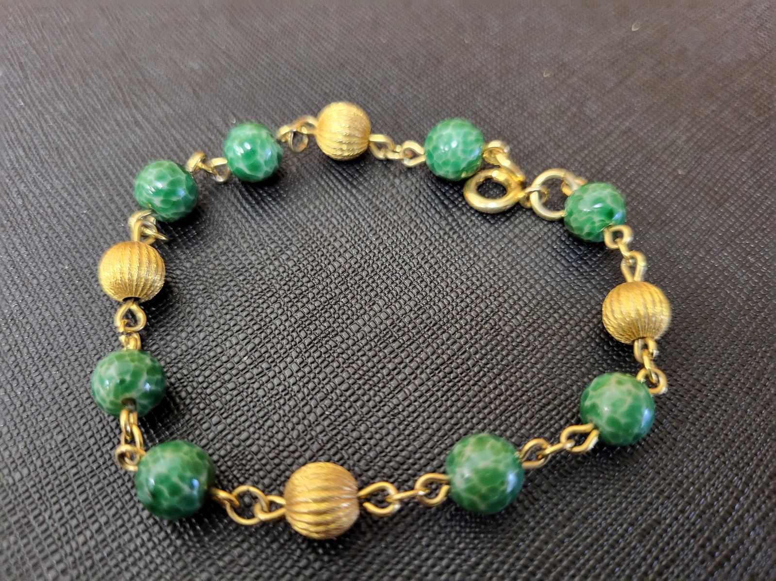 12K Yellow Gold Filled Jade STUNNING Vintage Bracelet. Vibrant. Classy. Artistic