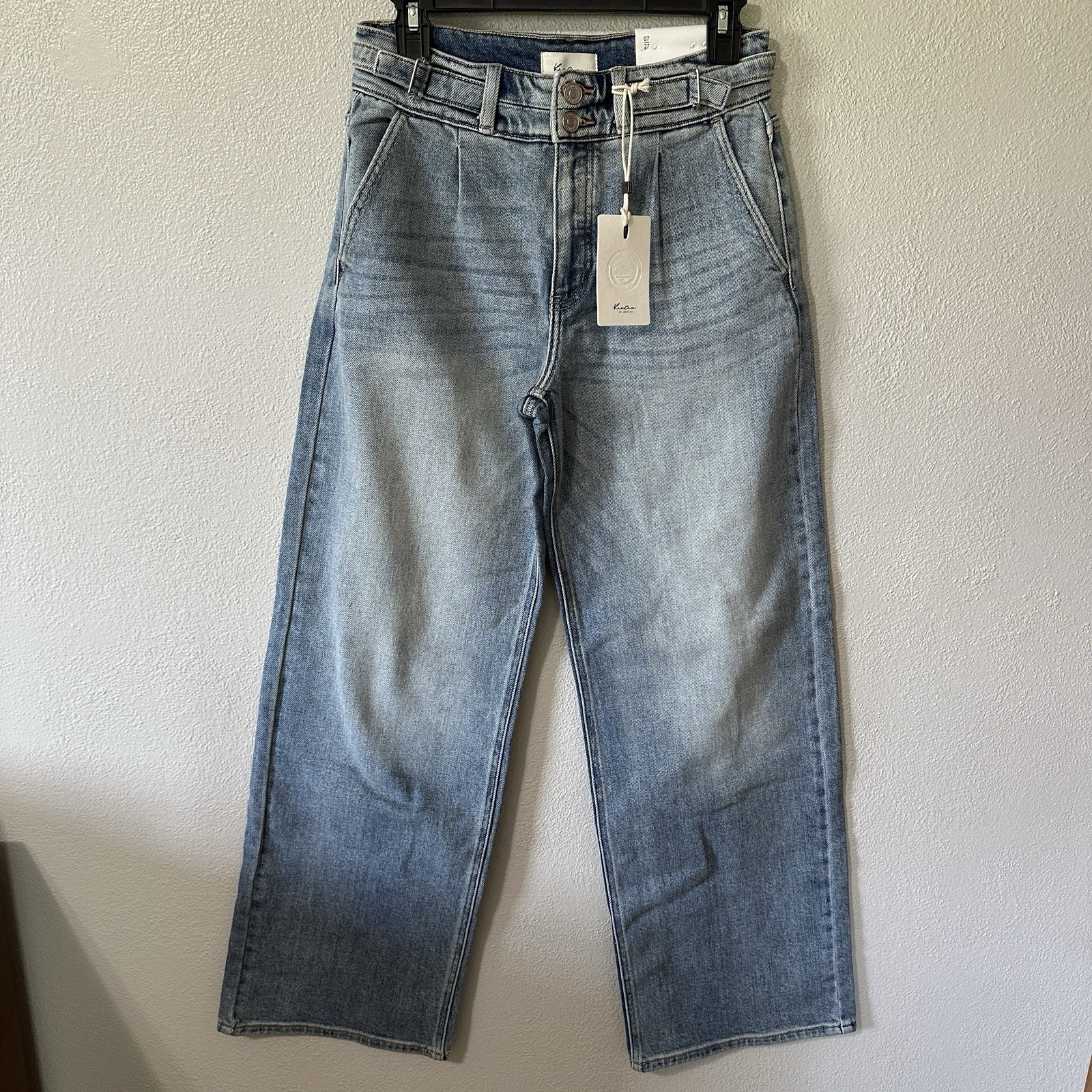 NEW KanCan High Rise Wide Leg Jeans Sz 7/27 Light Wash Pleated Adjustable Waist