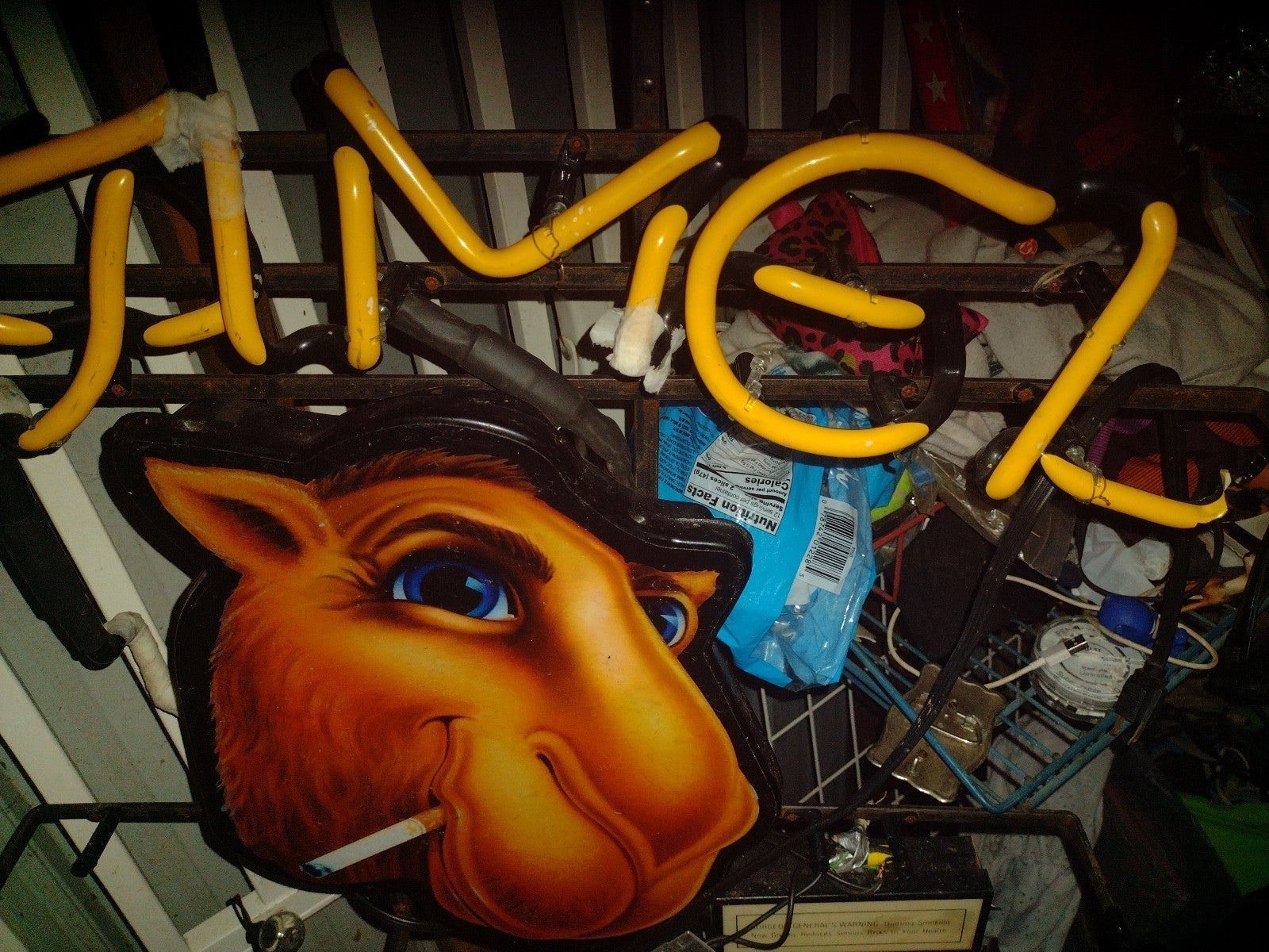 VINTAGE NEEDS REPAIRS(Neon Glass is Broken Neon Smokin Joe camel BAR LIGHT