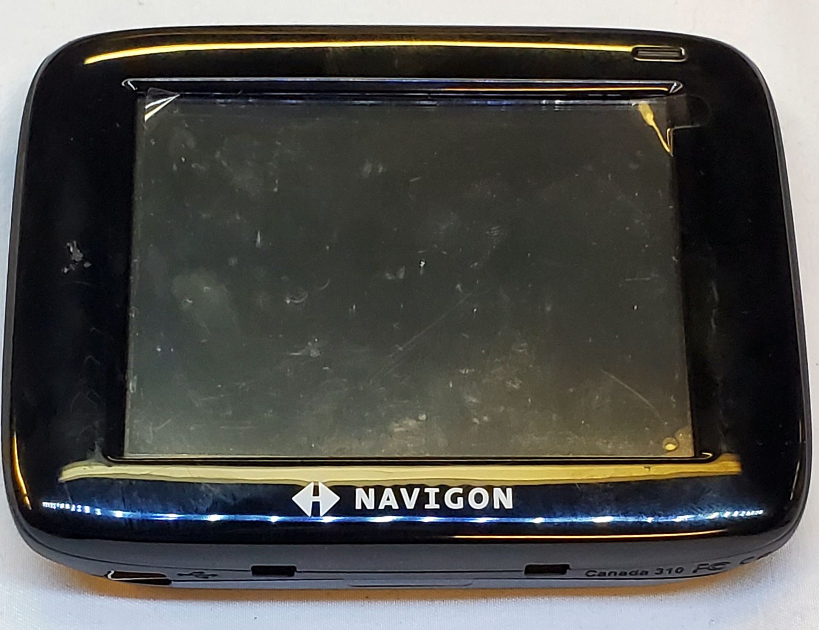Navigon GPS with hard traveling case and
