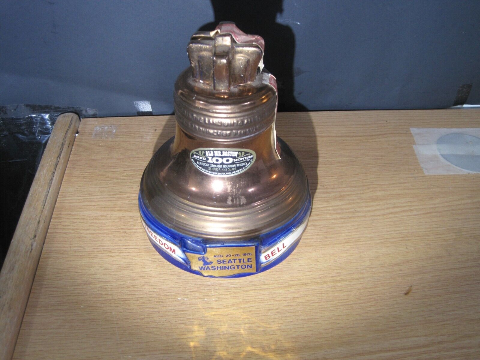 Jim Beam FREEDOM BELL Seattle Washington Decanter Whiskey Vintage 1969 empty