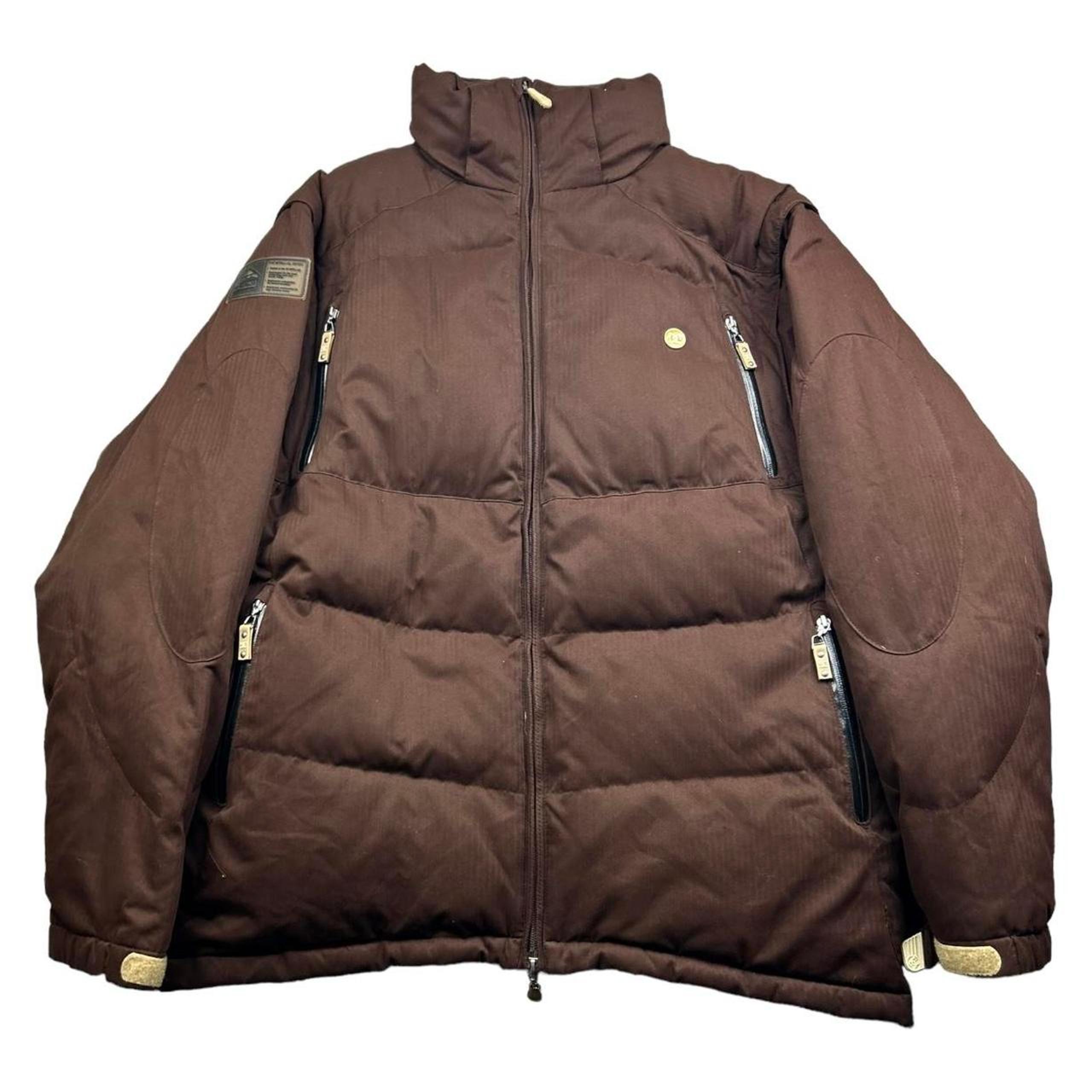 Vintage y2k DC Shoes Co Tech snowboard snow zip up puffy jacket. Mens Large.