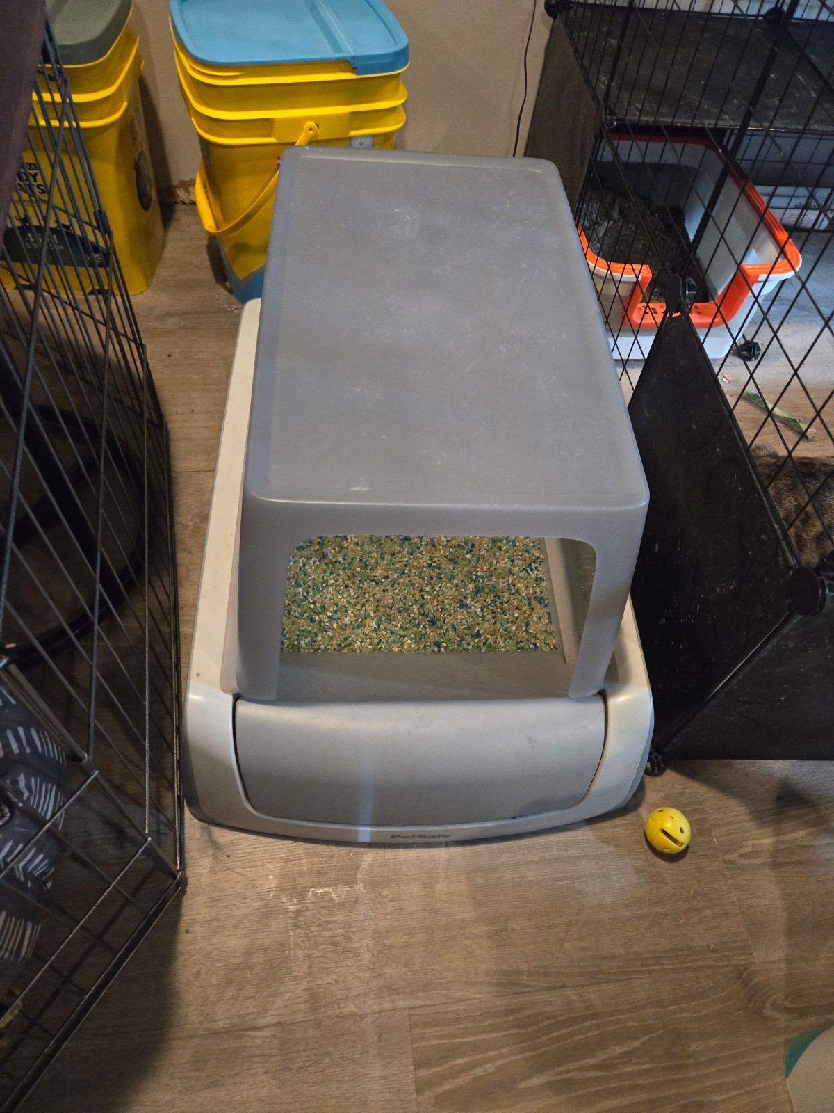 Automatic cat litter box