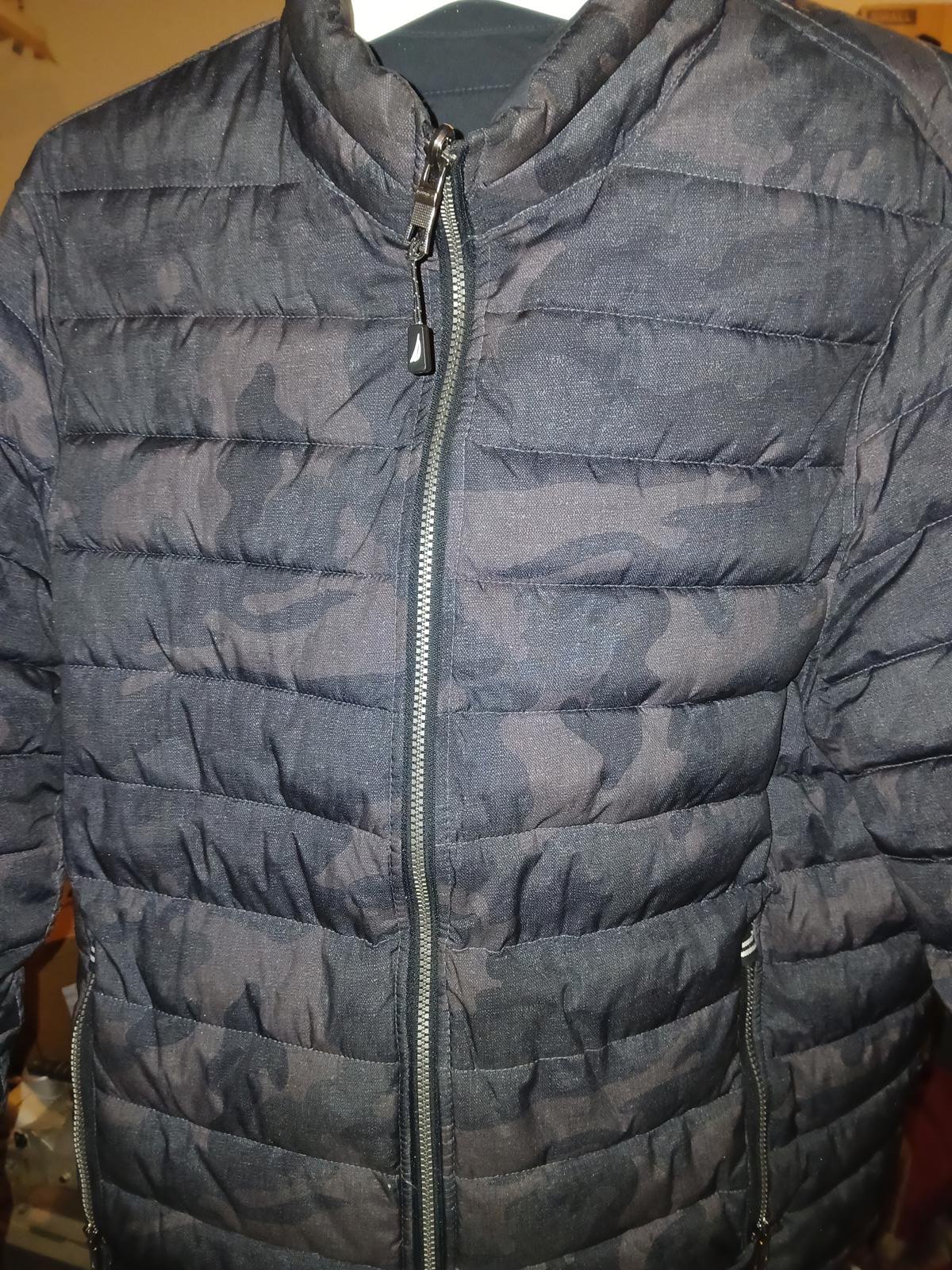 Nautica Men's Reversible Quilted Puffer Jacket ,XL, Black Gray Camo,good con