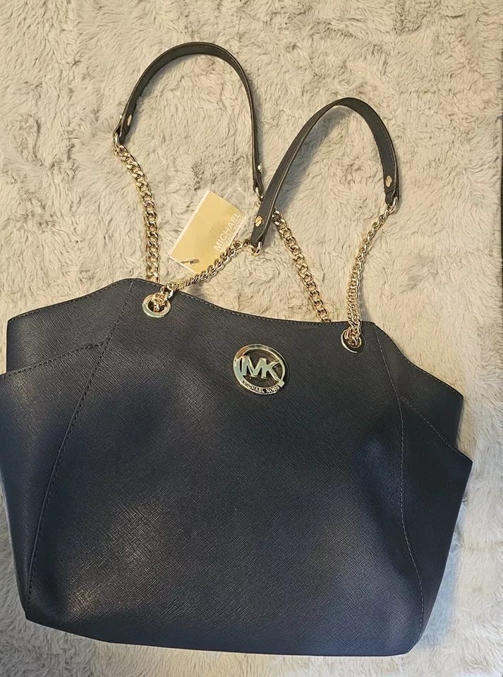 Michael Kors Jet Set Travel Blue Shoulder Bag With Gold Chain - Navy Blue