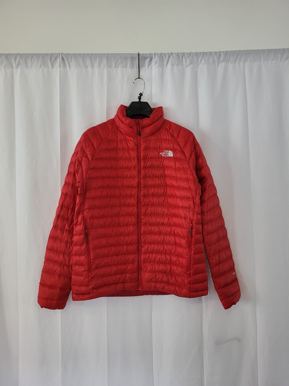 The North Face Men's Quince 800 Down Puffer Jacket L/G in TNF Red