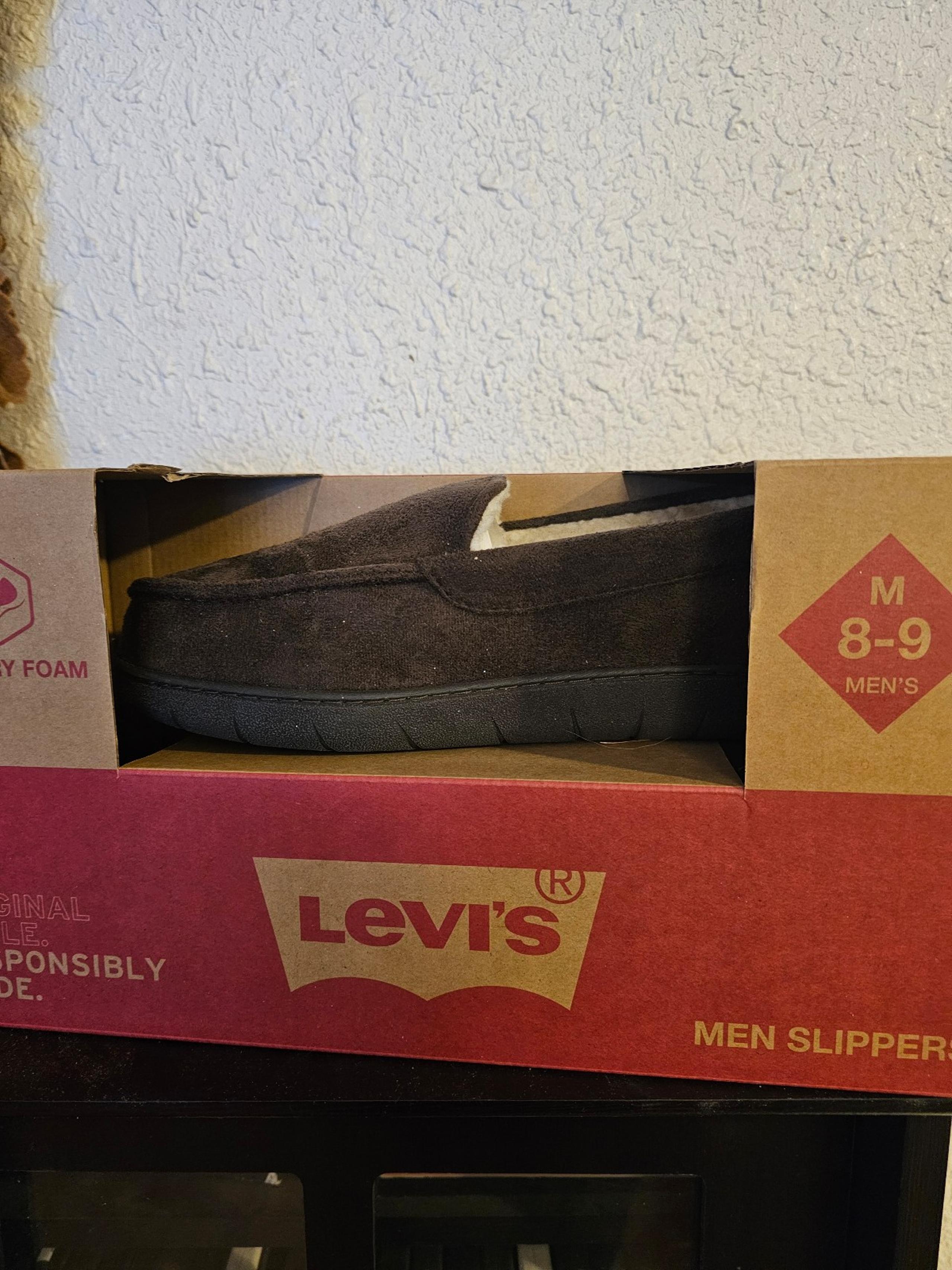 Levi’s men’s fields 2 microsuede Venetian house slippers