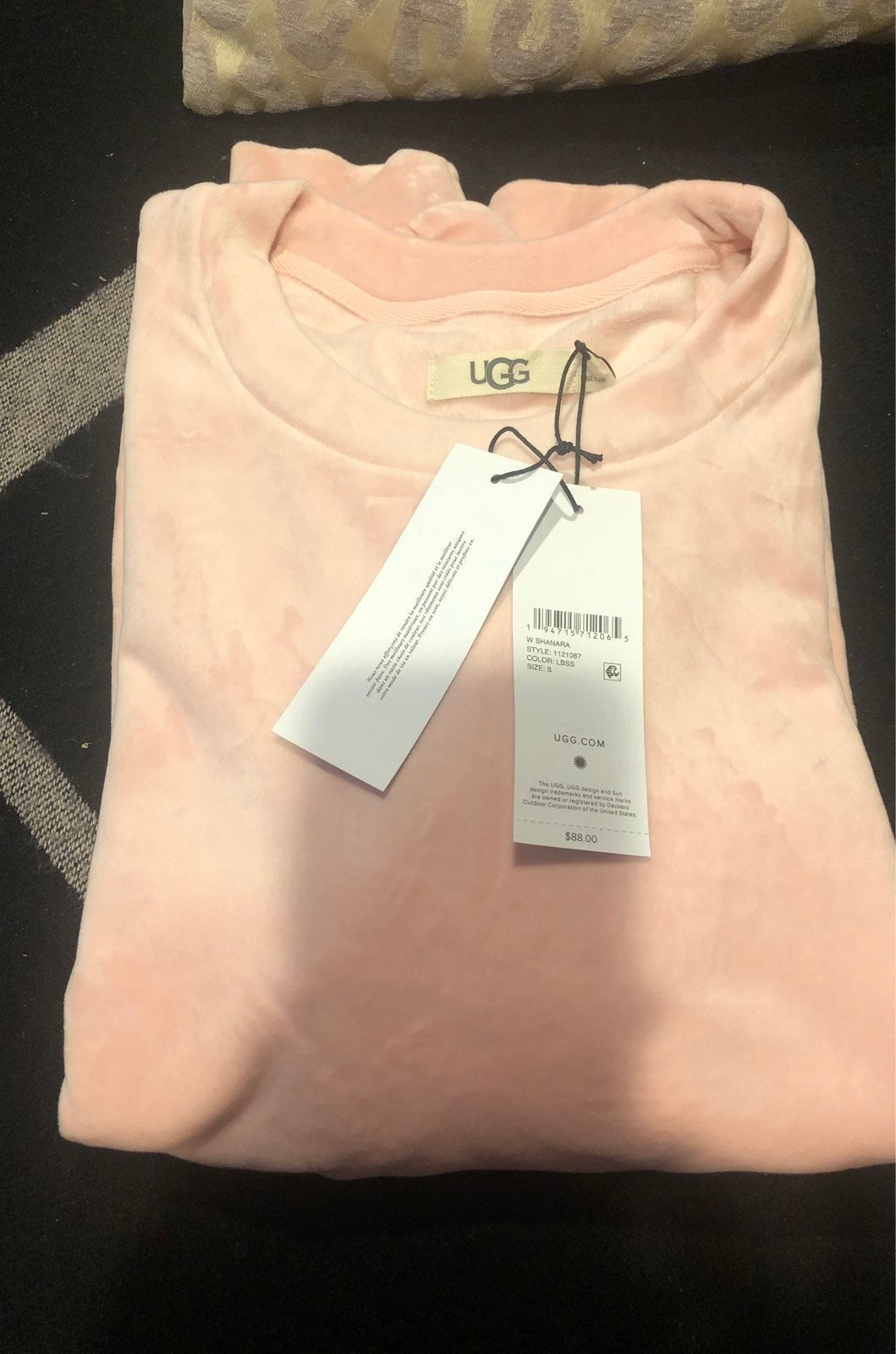 UGG SWEATER