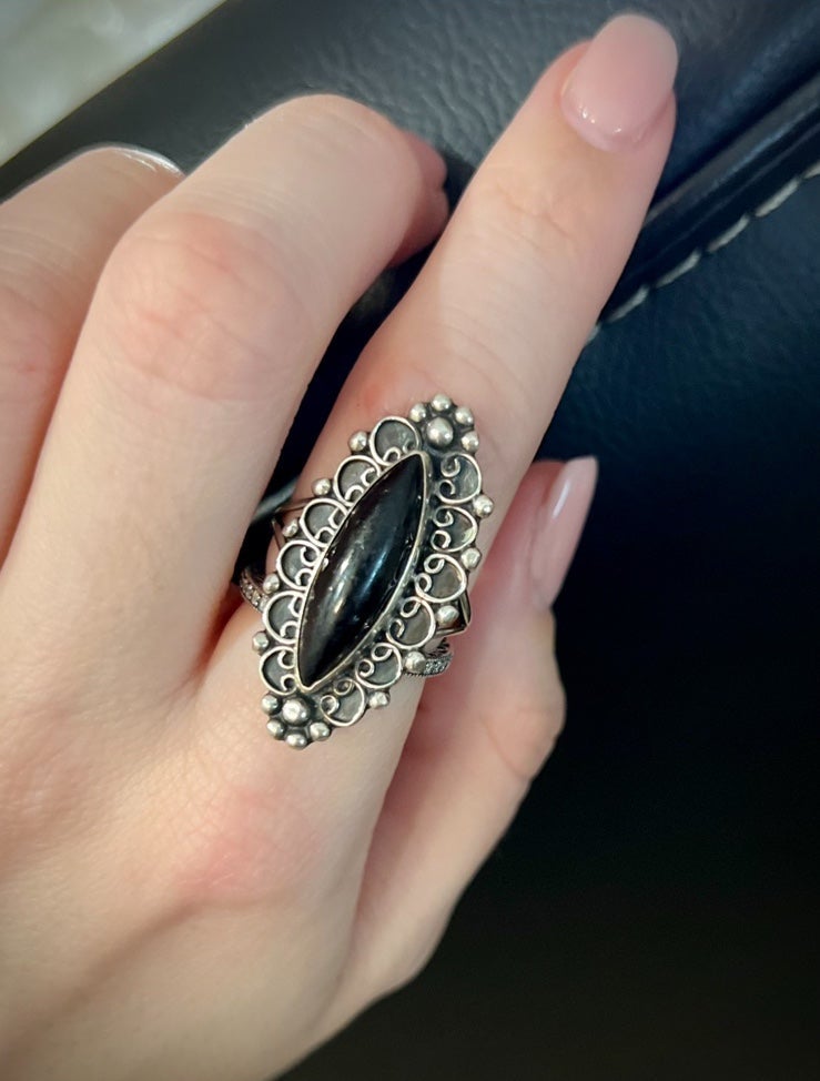 Vintage Handmade Stamped Deep Red Gernet Ring Solid 925 Sterling Silver Amazing!