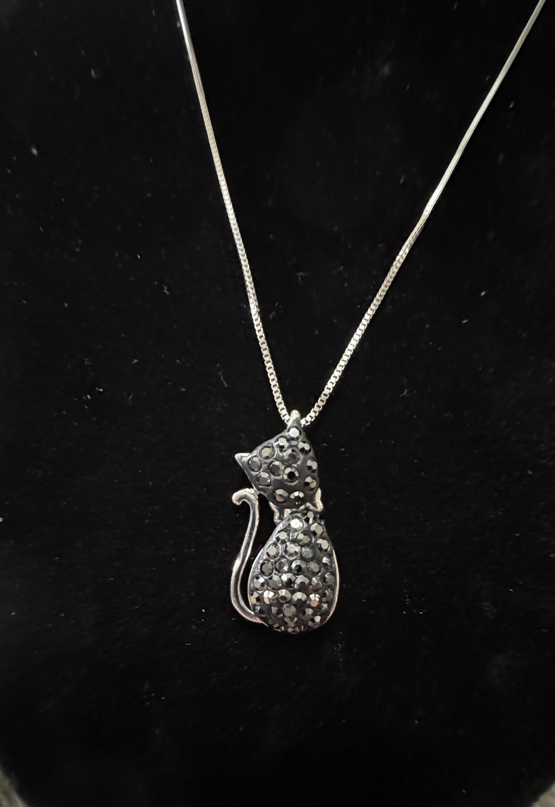 Sterling silver and Pave black crystal cat Pendant necklace 18” ~ 4.06g