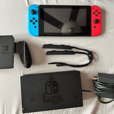 Nintendo Switch & Accessories HAC-001 (-01)