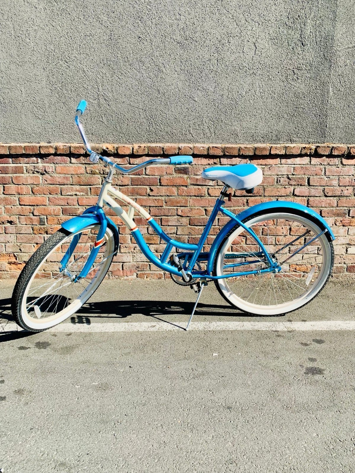 Schwinn Cruiser Blue Beach Bike