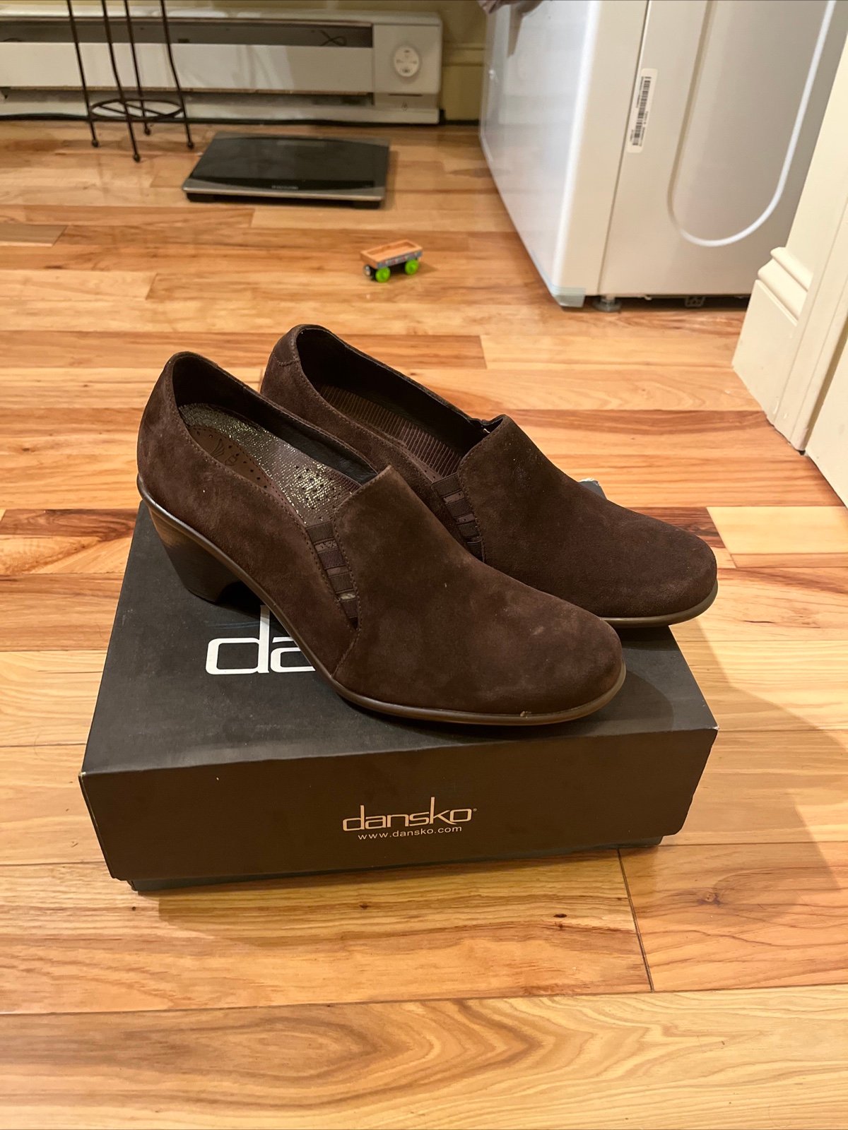 DANSKO Raphael Brown Suede slip on clogs/booties. Size 41 New In Box