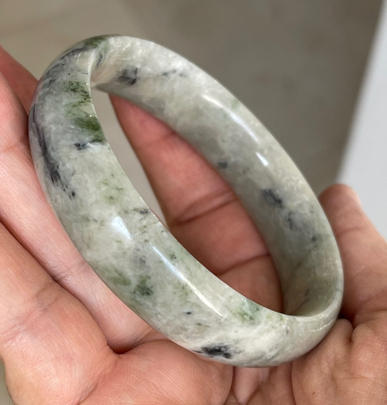 Light and dark green jade bangle
