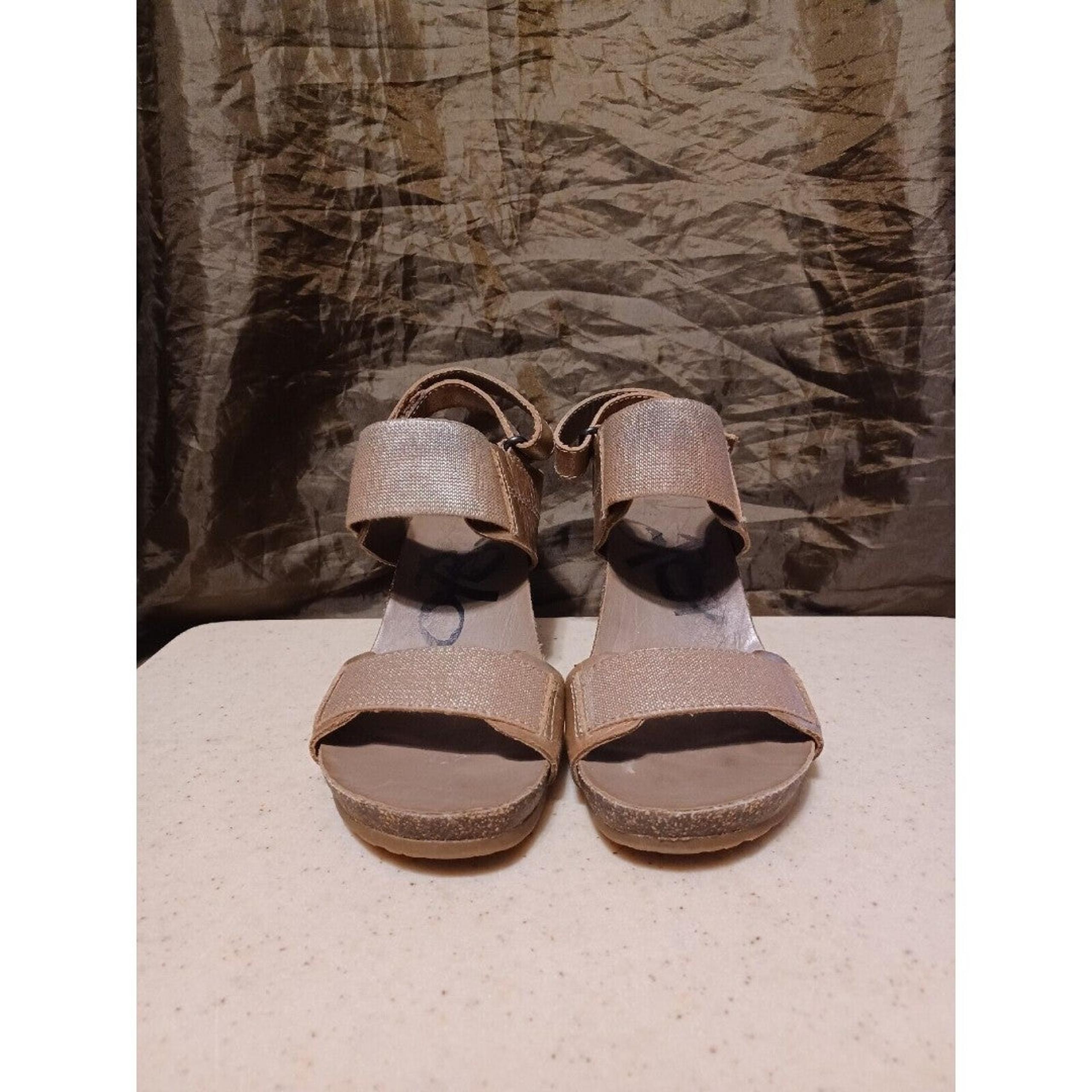 OTBT Trailblazer Shimmer Bronze Sandals Wedge Genuine Leather Studded Women 7