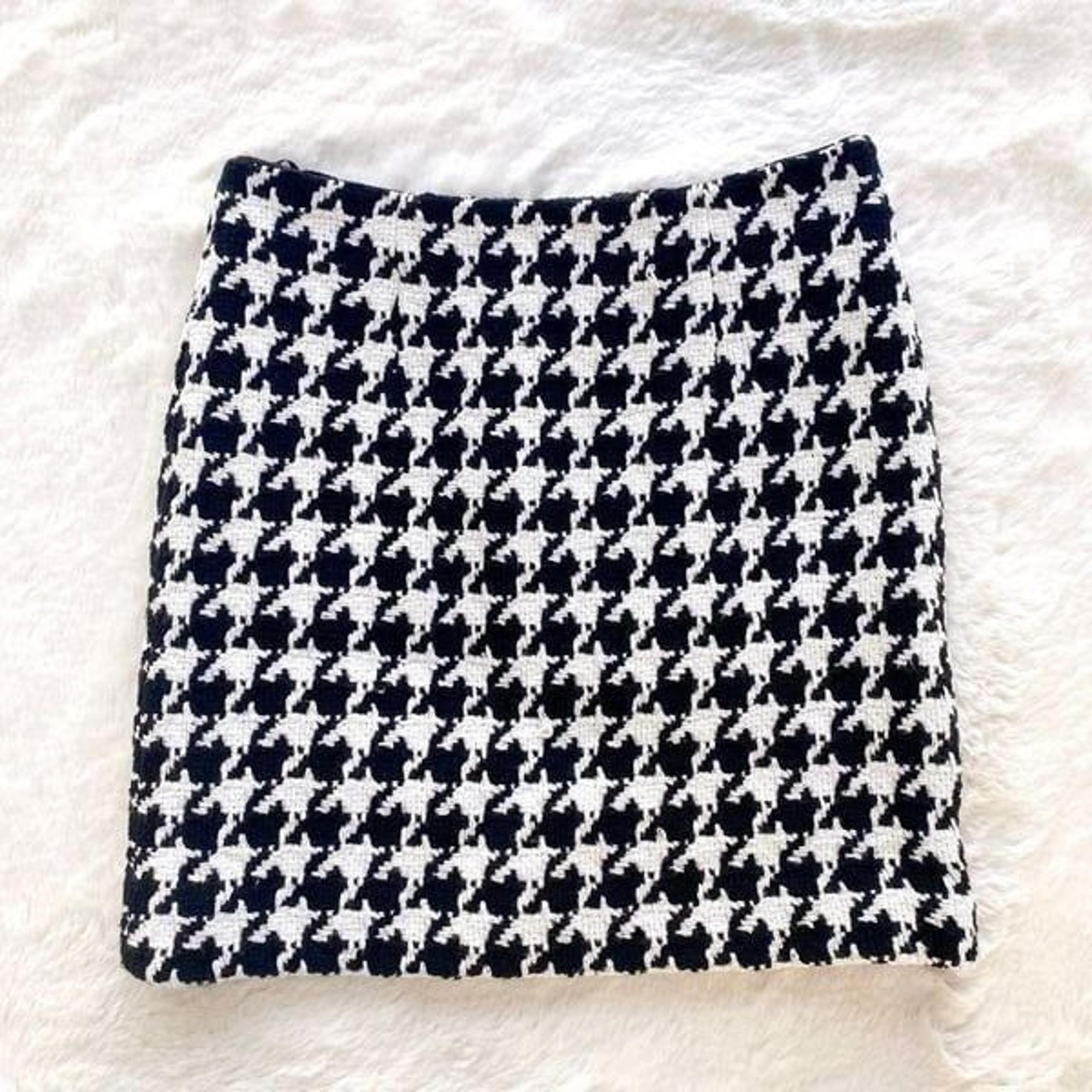 L’AGENCE Houndstooth Tweed Mini Skirt Black & White Livia Short Length 2