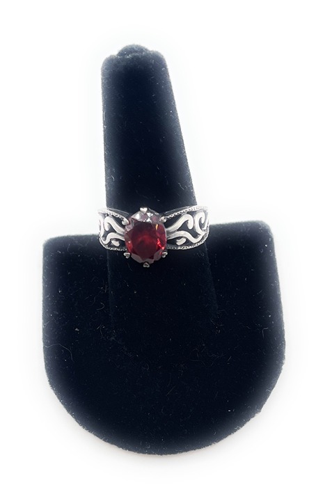 R2751 Silpada Sterling Silver VILLA Ring size 9