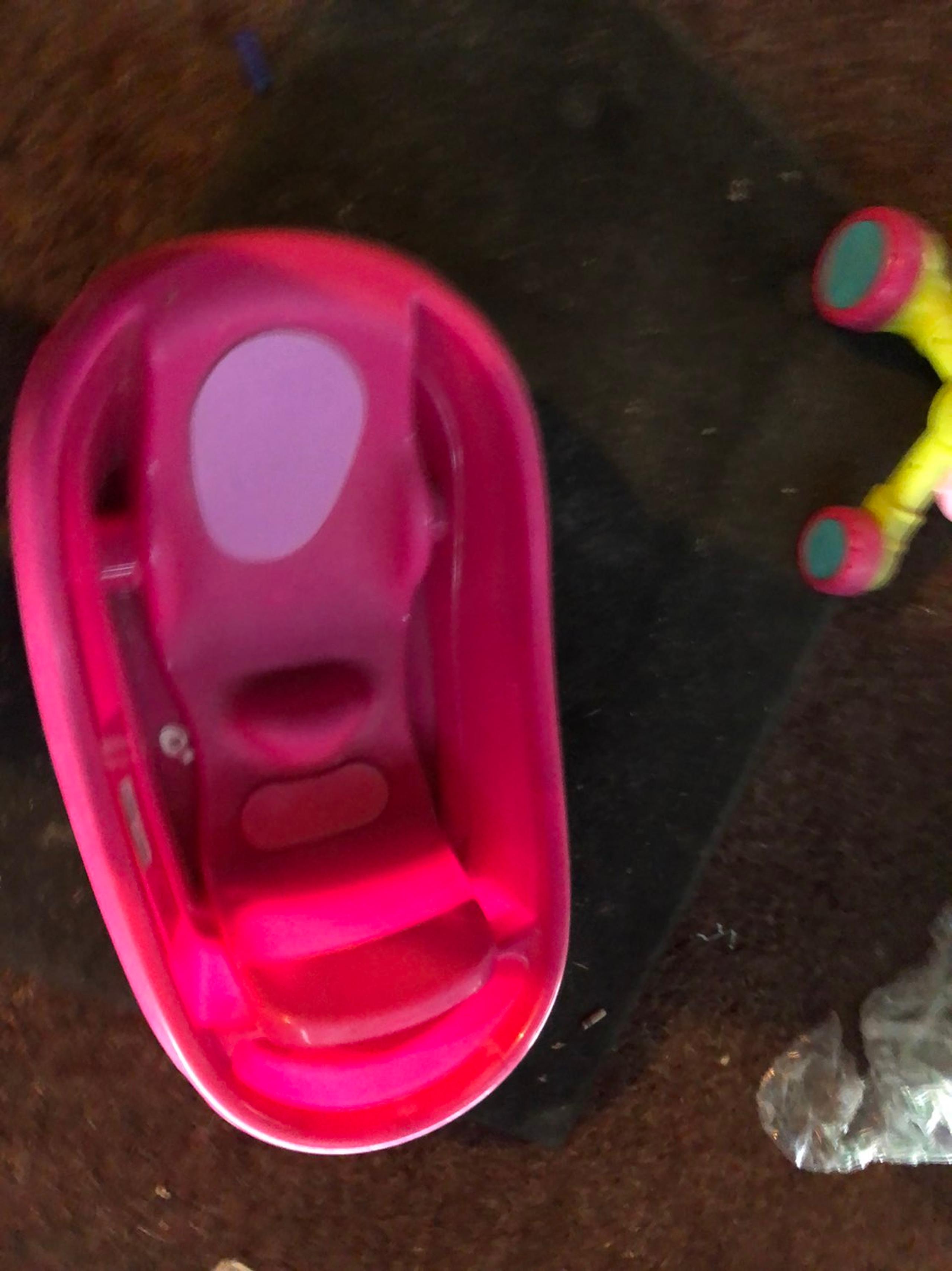 Baby tub & girl toliet