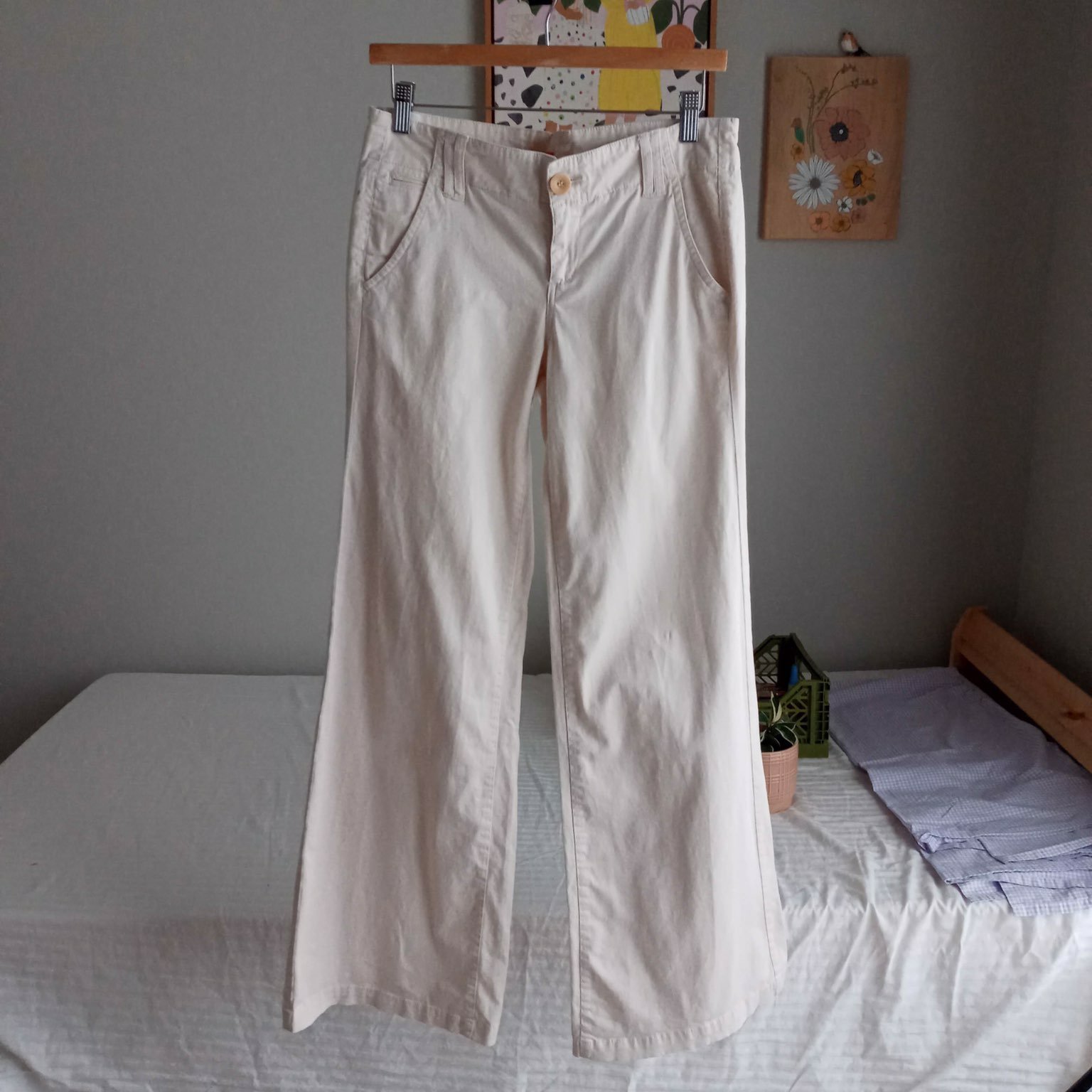 BCBGeneration wide leg creme pants size6